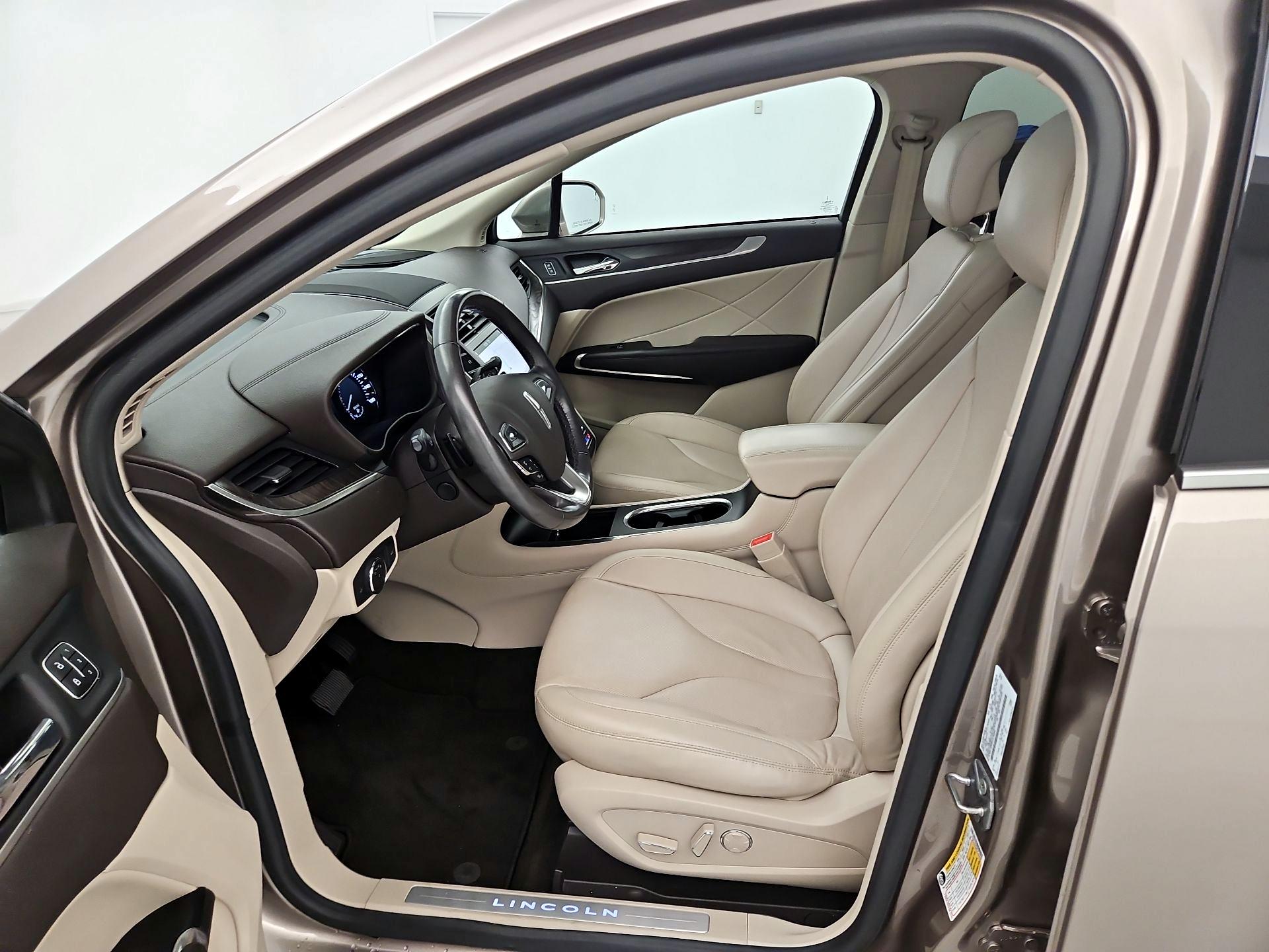 Thumbnail: 2019 Lincoln MKC - 11