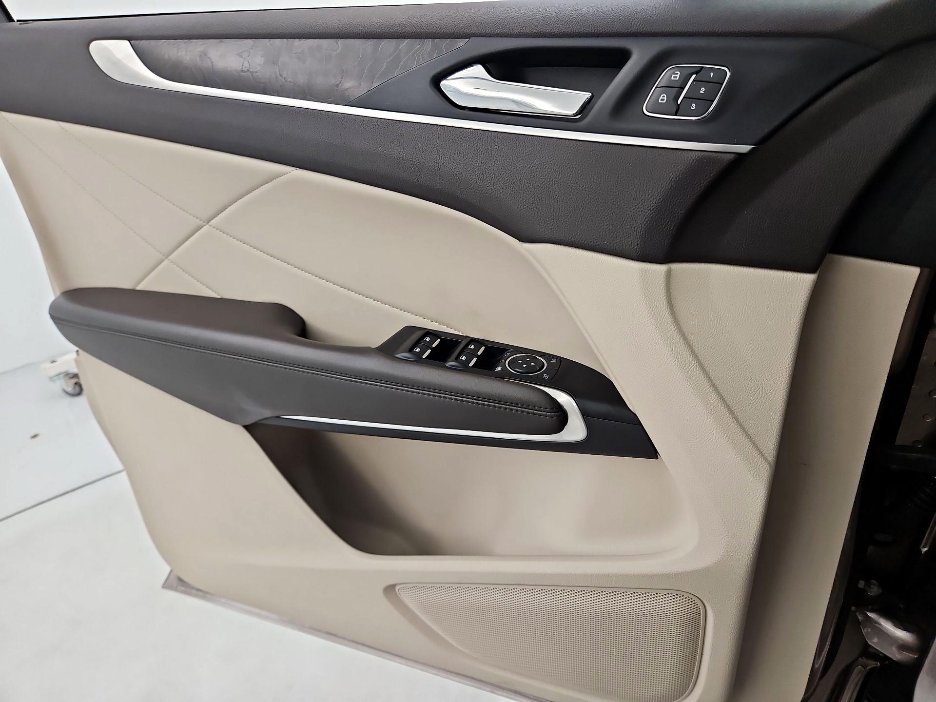 Thumbnail: 2019 Lincoln MKC - 12