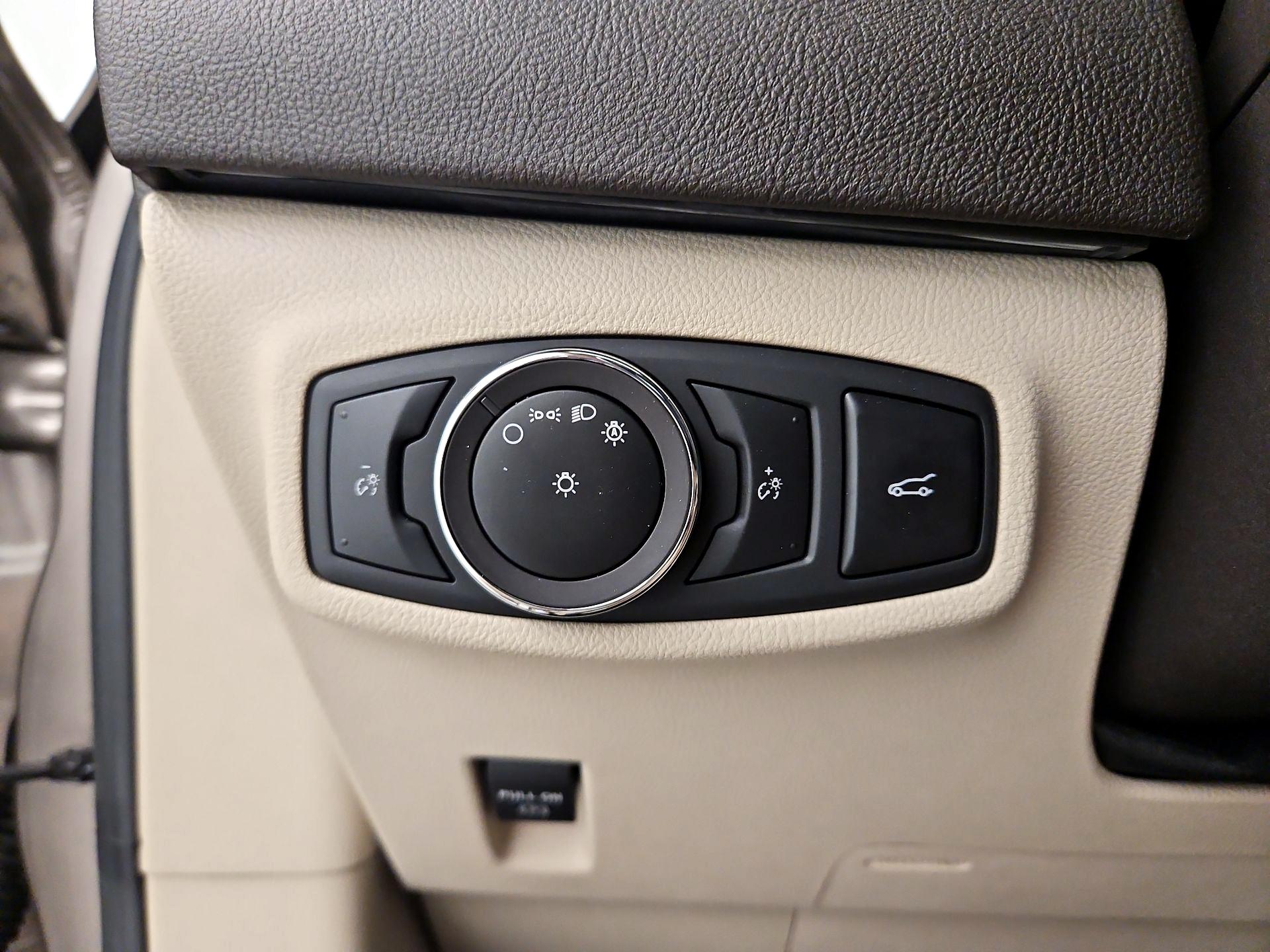 Thumbnail: 2019 Lincoln MKC - 13