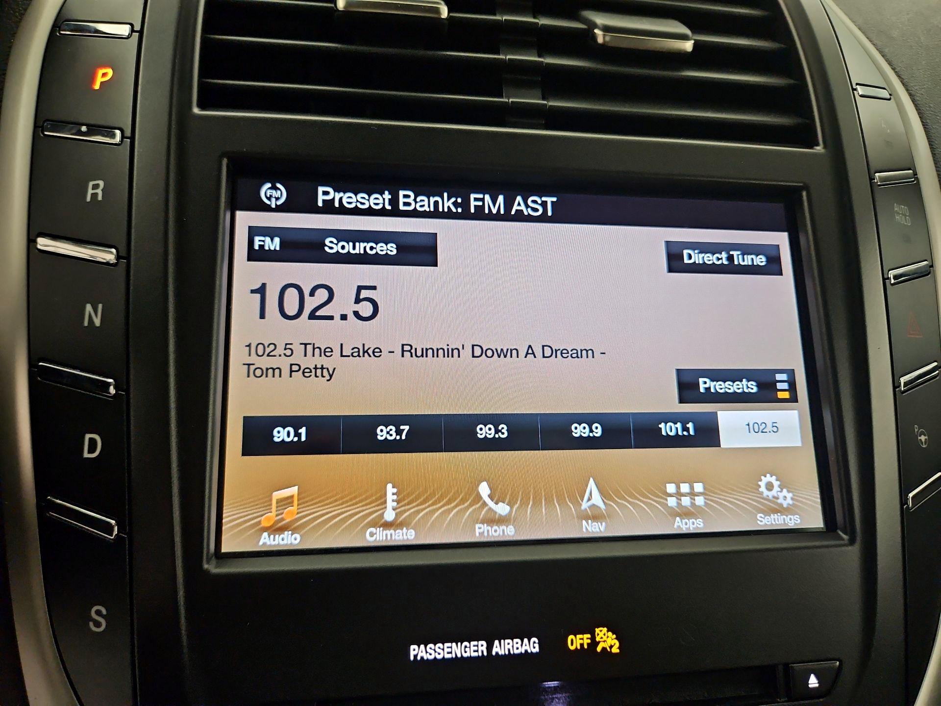 Thumbnail: 2019 Lincoln MKC - 16