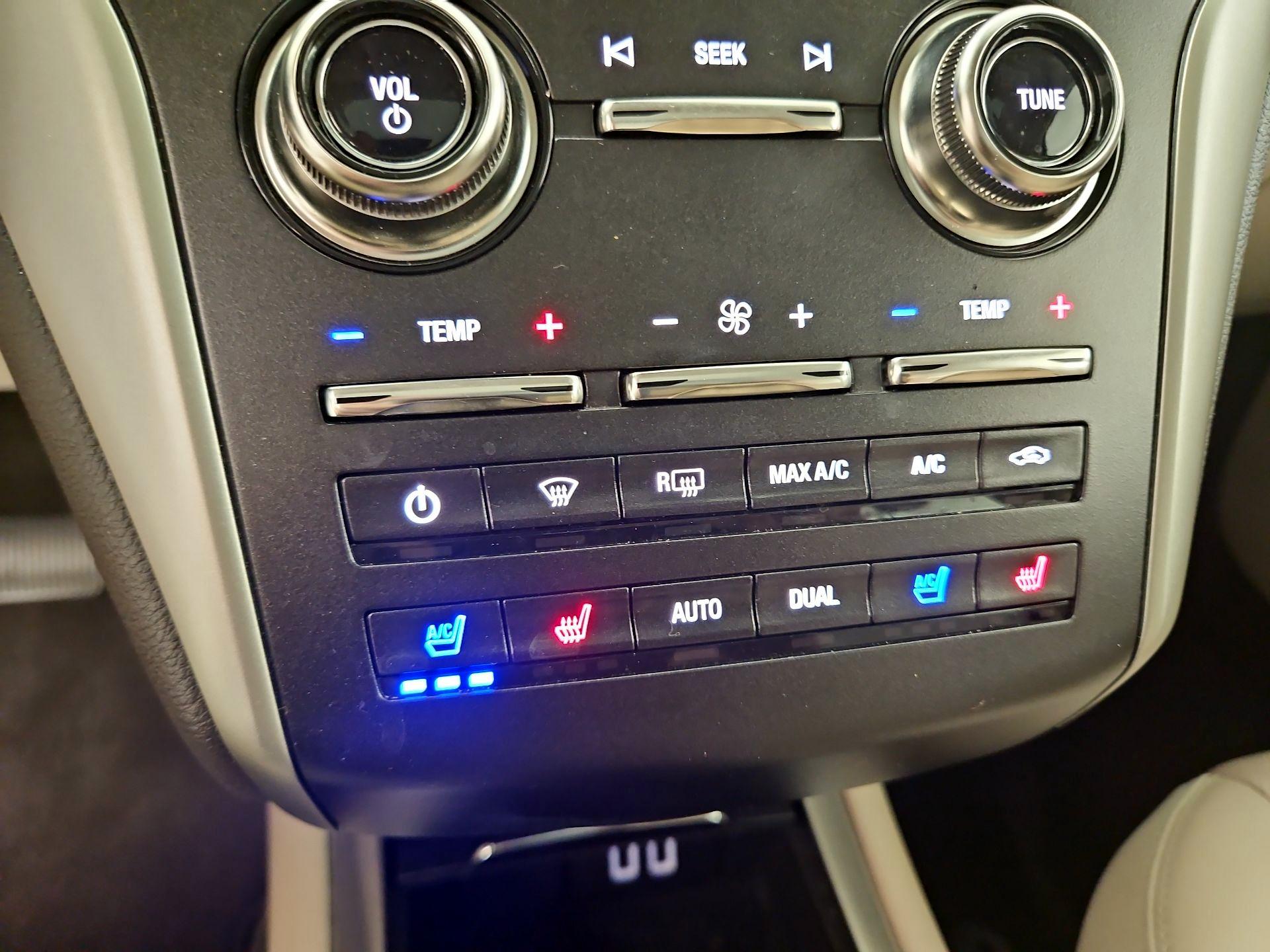 Thumbnail: 2019 Lincoln MKC - 17