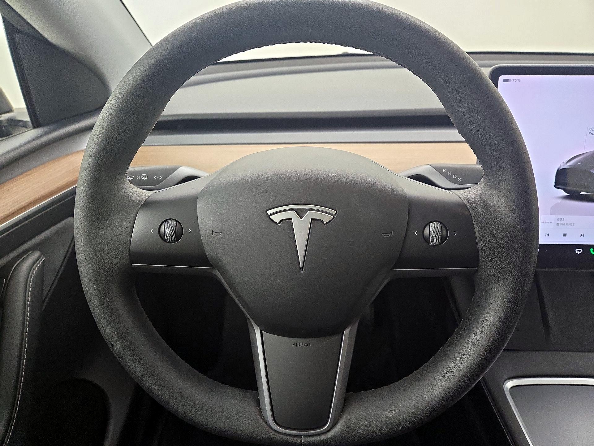 Thumbnail: 2023 Tesla Model Y - 10