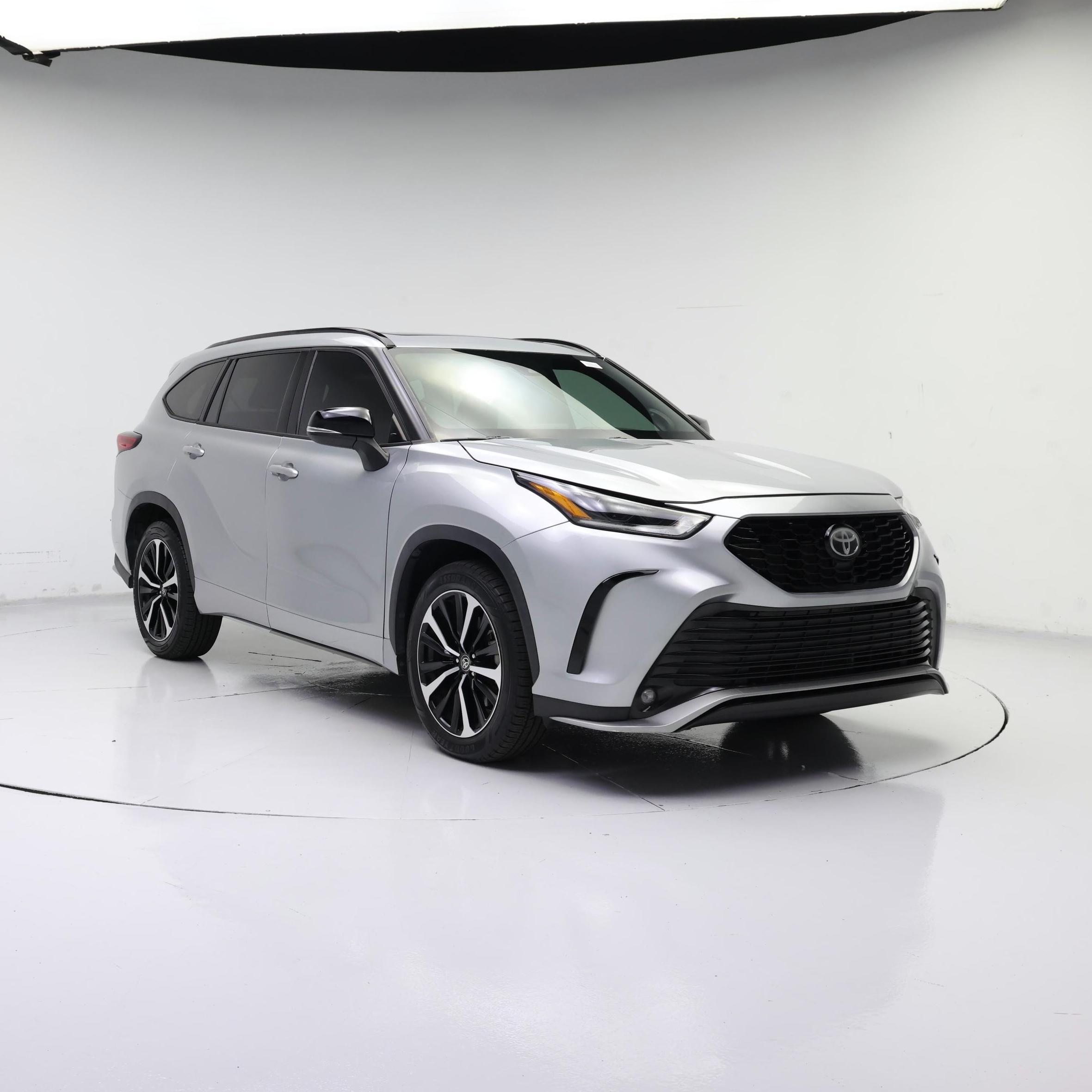 Silver 2021 Toyota Highlander SUV / Crossover Front-Wheel Drive Automatic