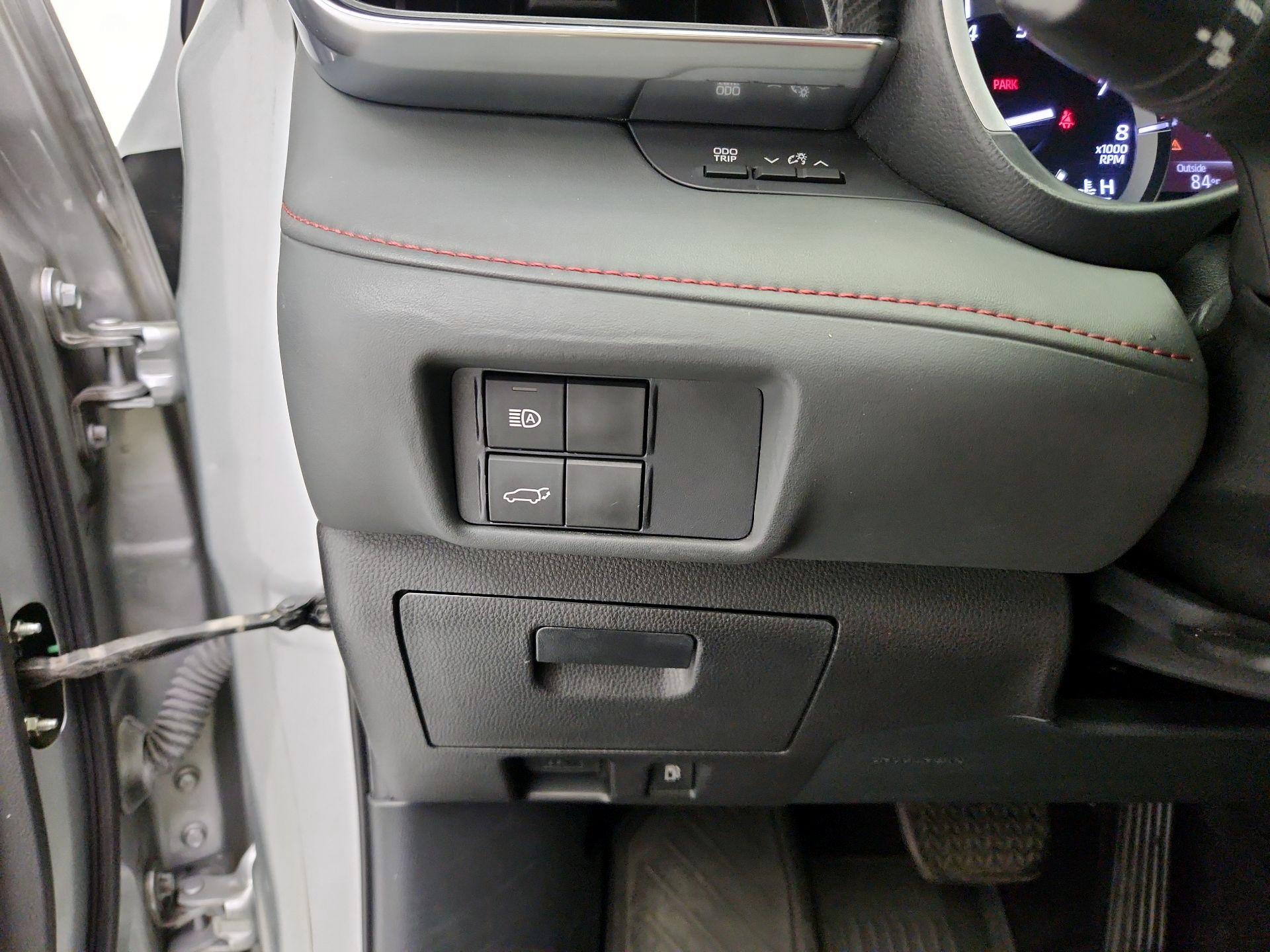 Thumbnail: 2021 Toyota Highlander - 13