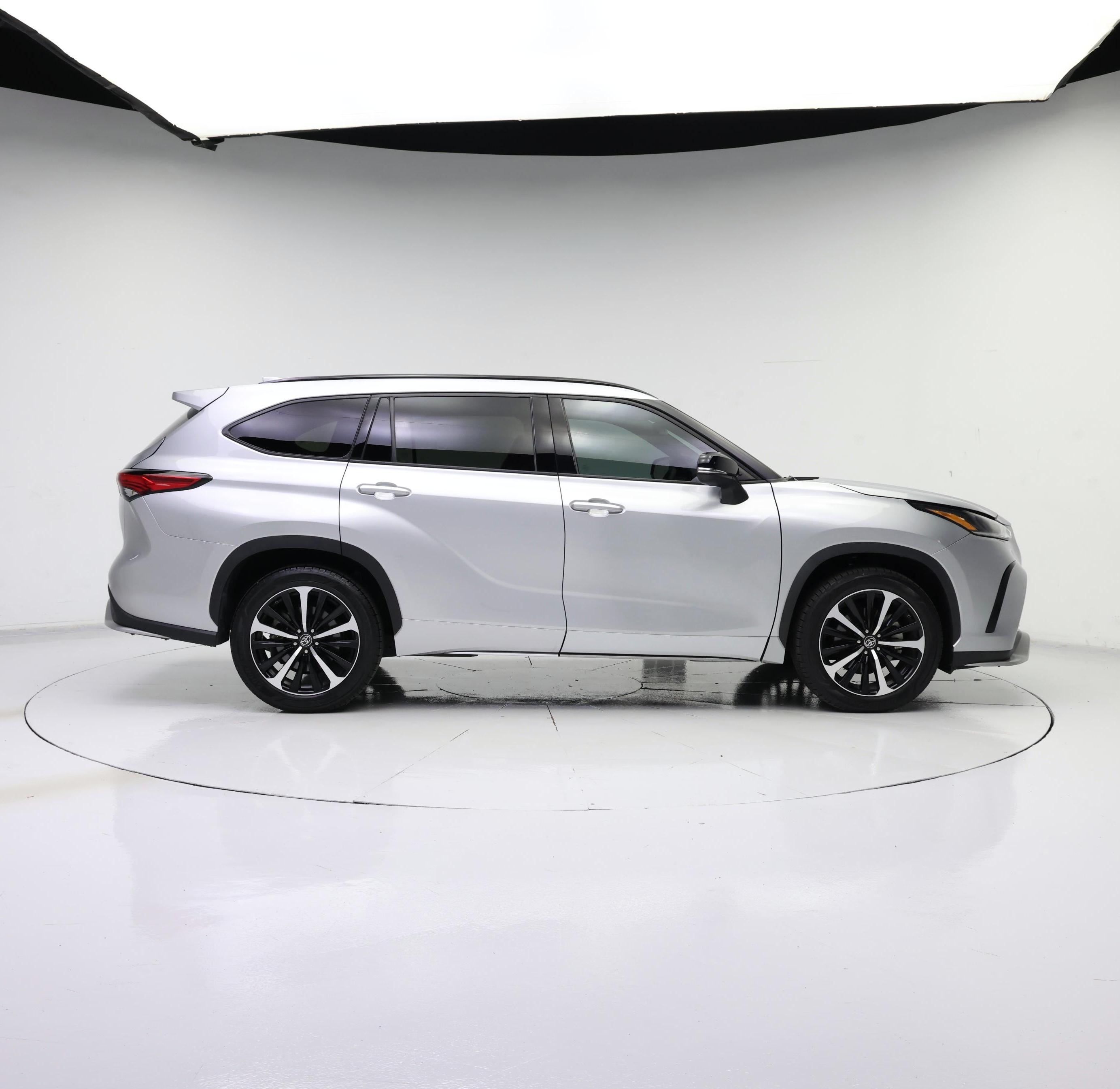 Thumbnail: 2021 Toyota Highlander - 7