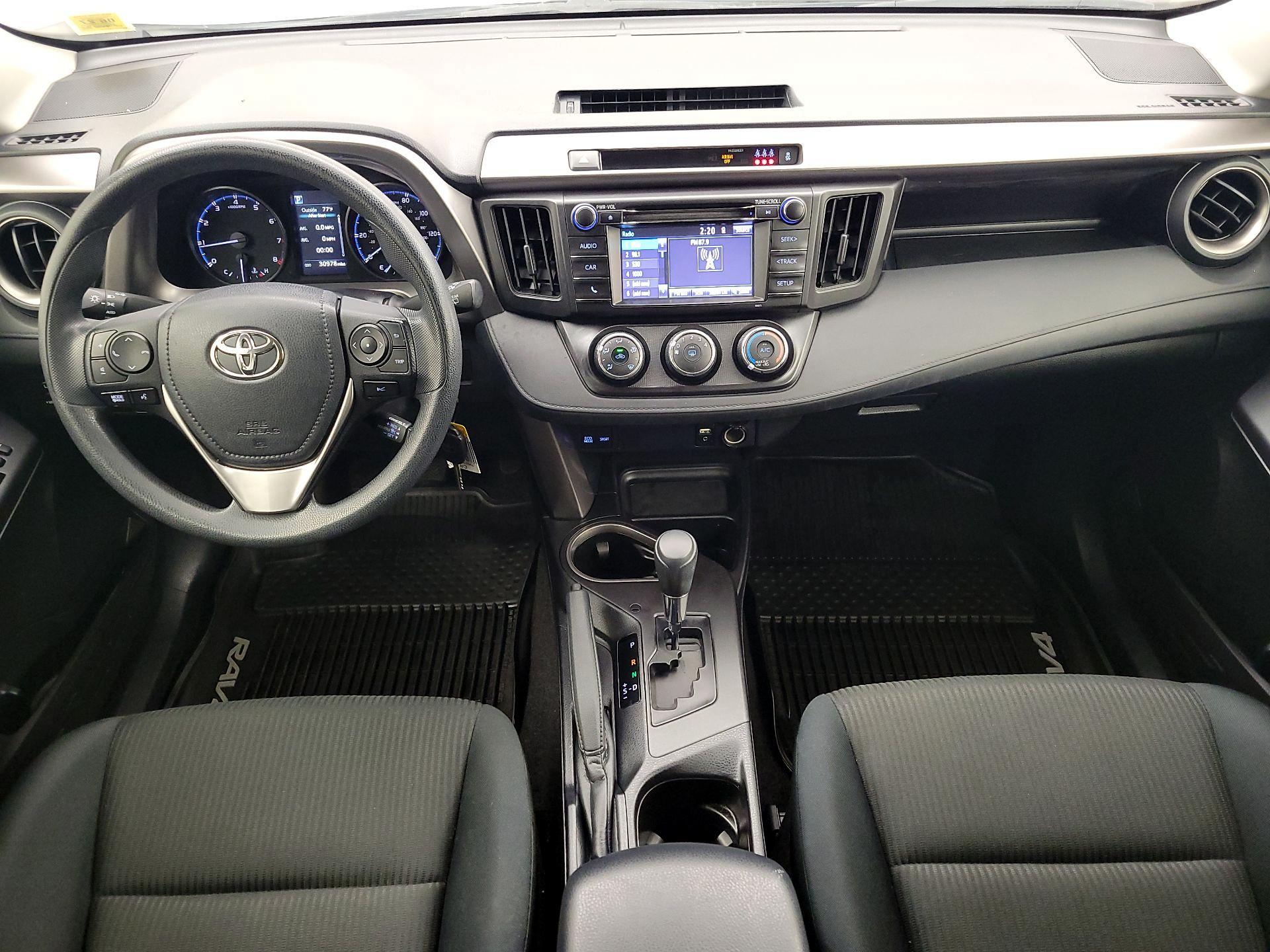 Thumbnail: 2018 Toyota RAV4 - 9