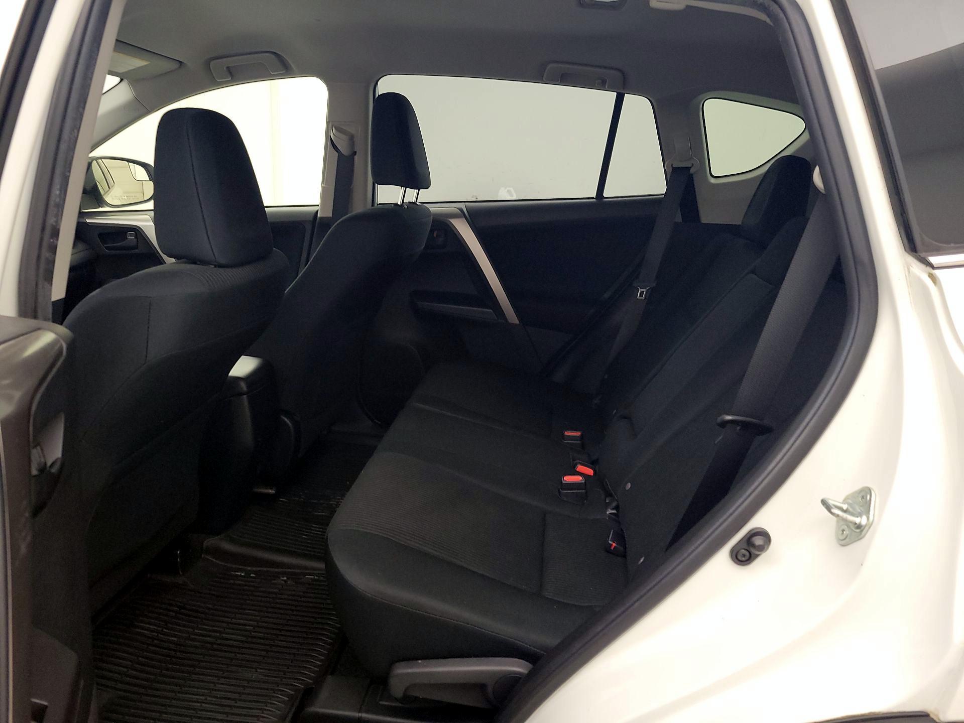 Thumbnail: 2018 Toyota RAV4 - 19