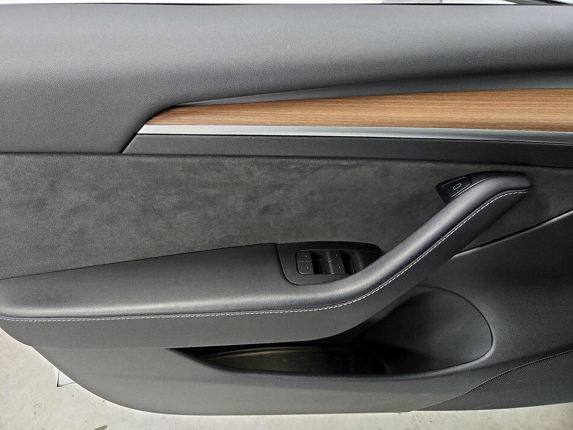 Thumbnail: 2022 Tesla Model 3 - 12