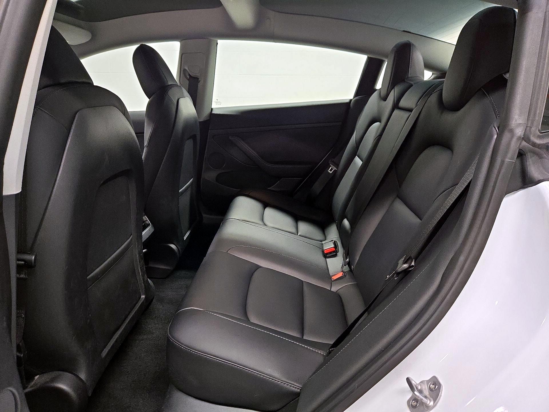 Thumbnail: 2022 Tesla Model 3 - 19