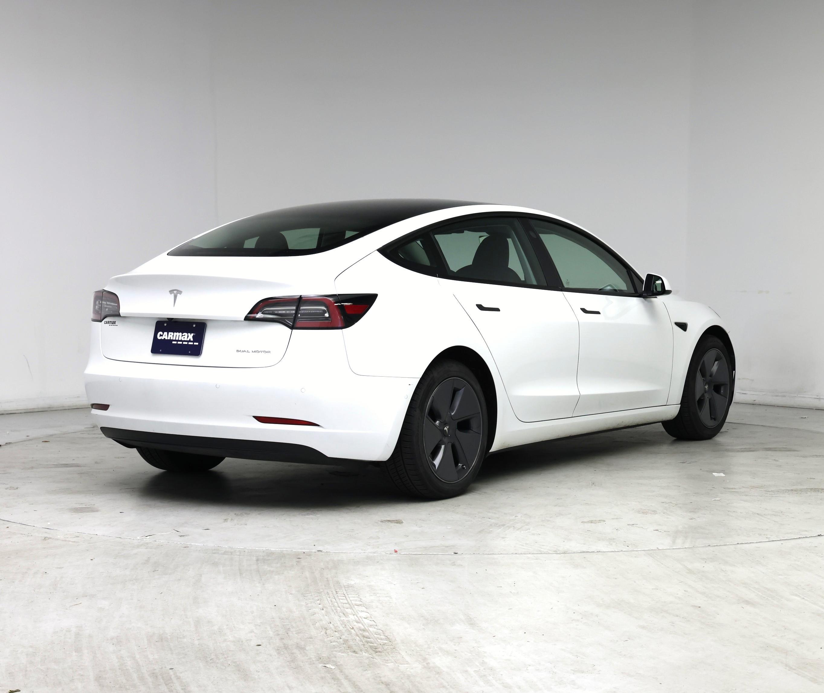 Thumbnail: 2022 Tesla Model 3 - 8