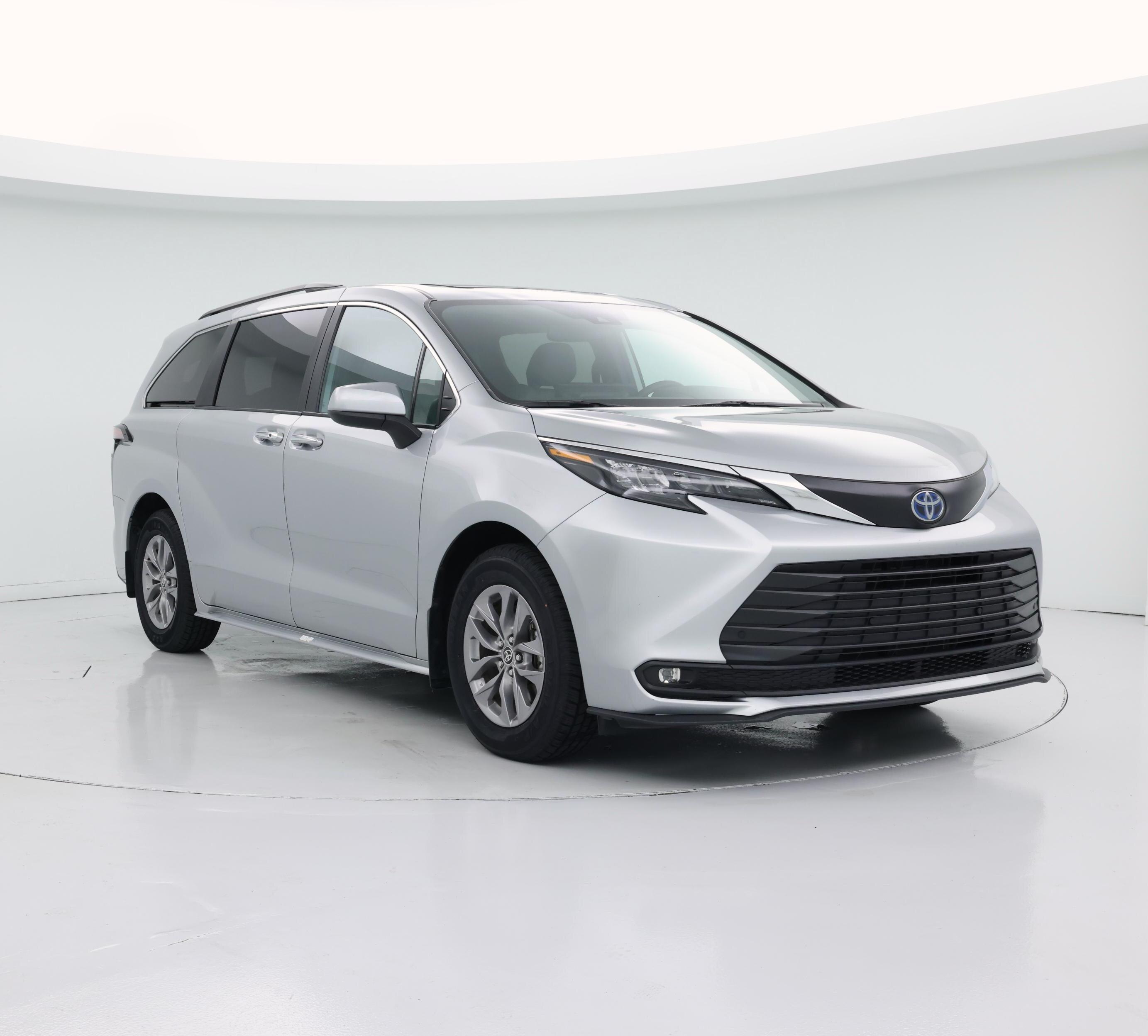 Silver 2025 Toyota Sienna Minivan Front-Wheel Drive Automatic