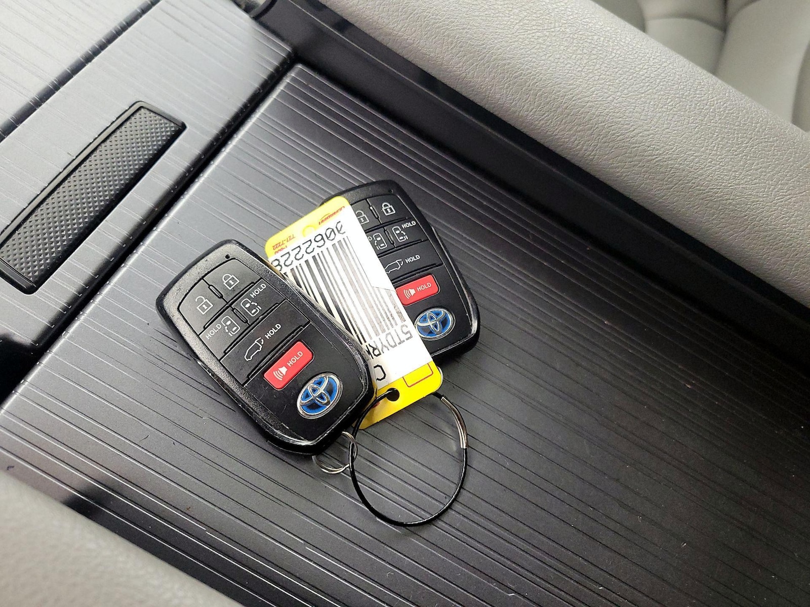 2025 Toyota Sienna XLE - Photo 26