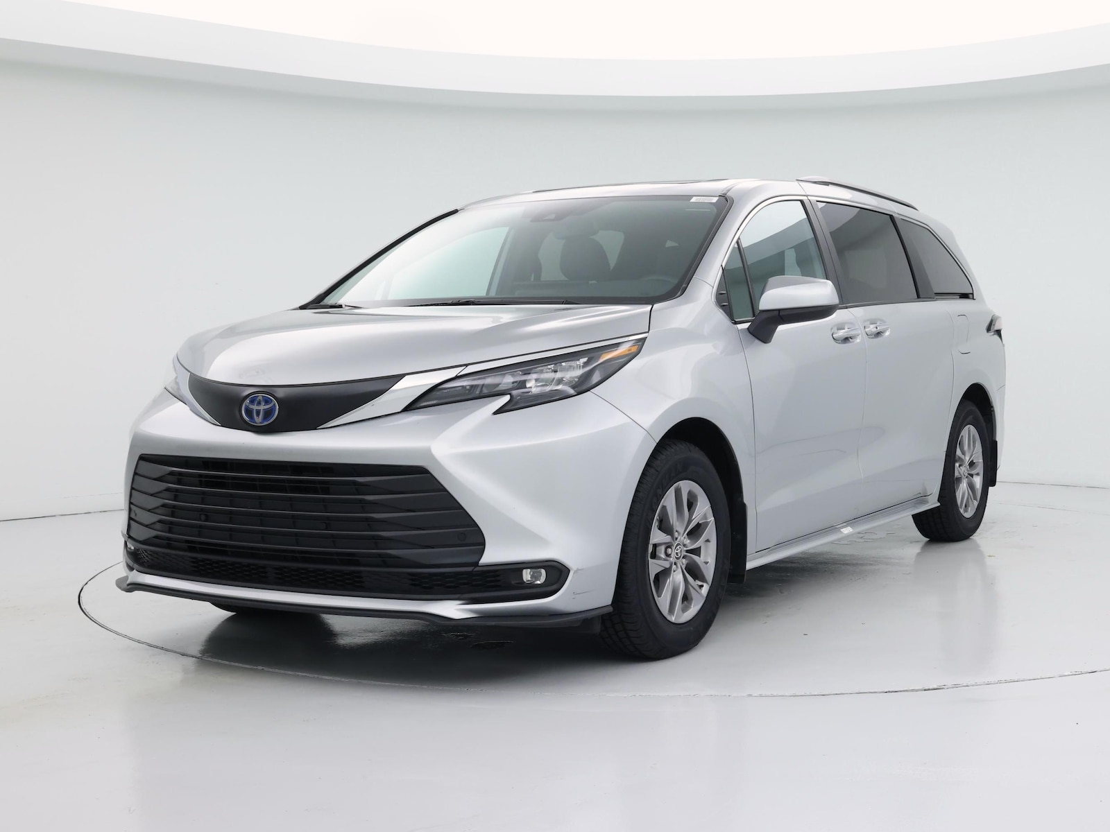 2025 Toyota Sienna XLE - Photo 5