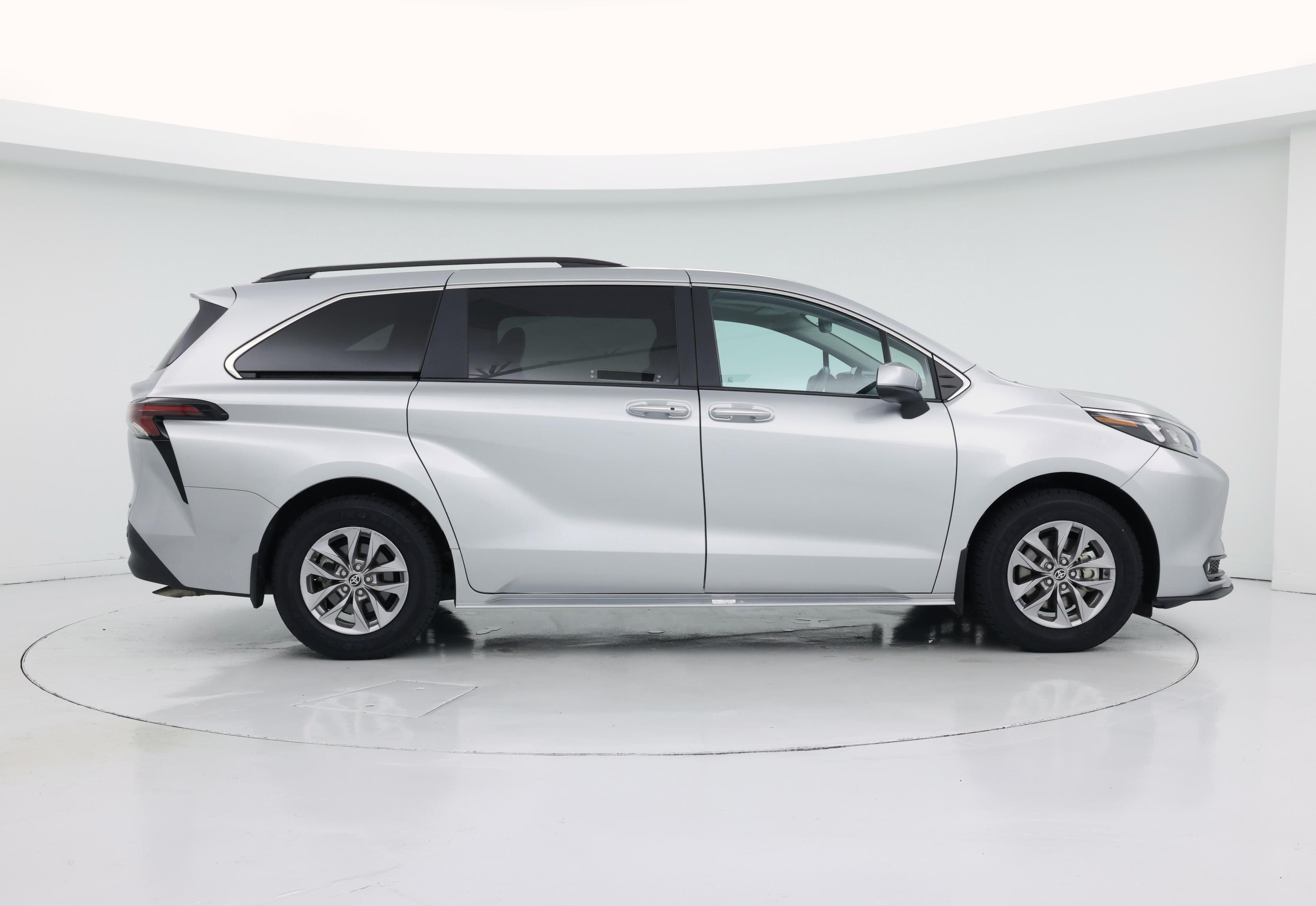 Thumbnail: 2025 Toyota Sienna - 7