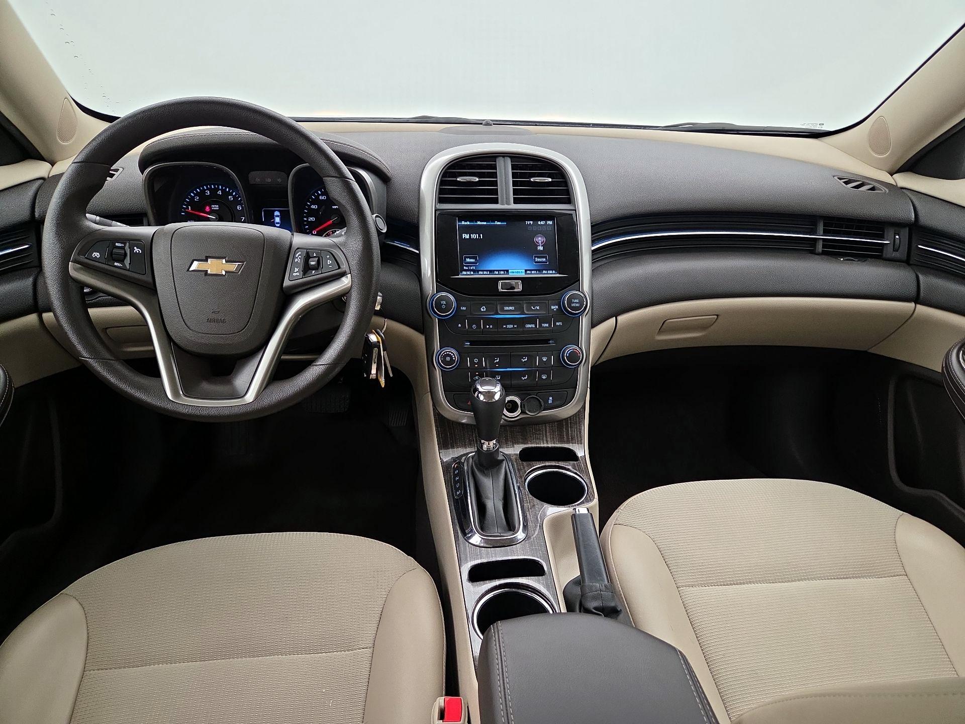 Thumbnail: 2016 Chevrolet Malibu - 9