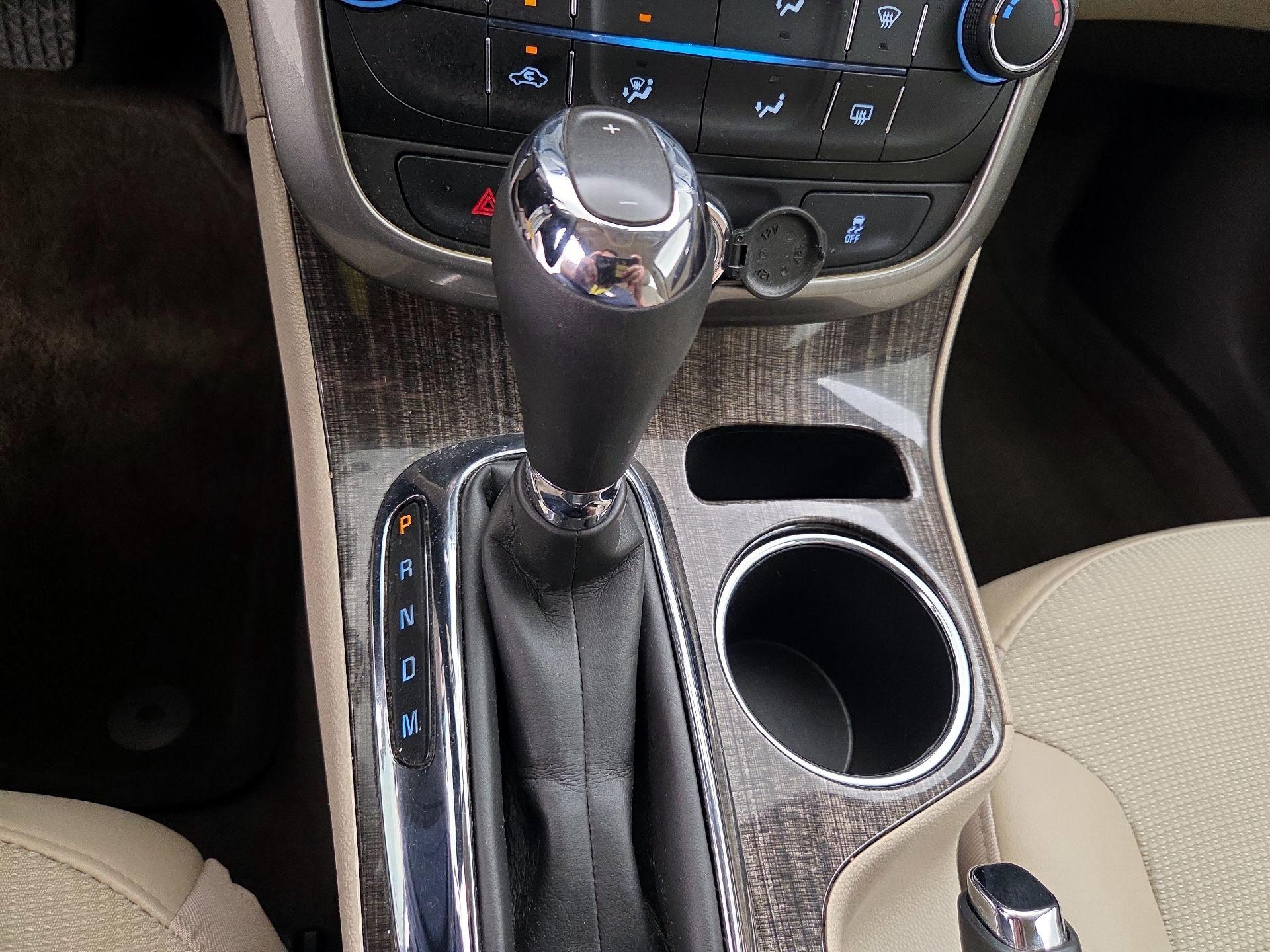 Thumbnail: 2016 Chevrolet Malibu - 17