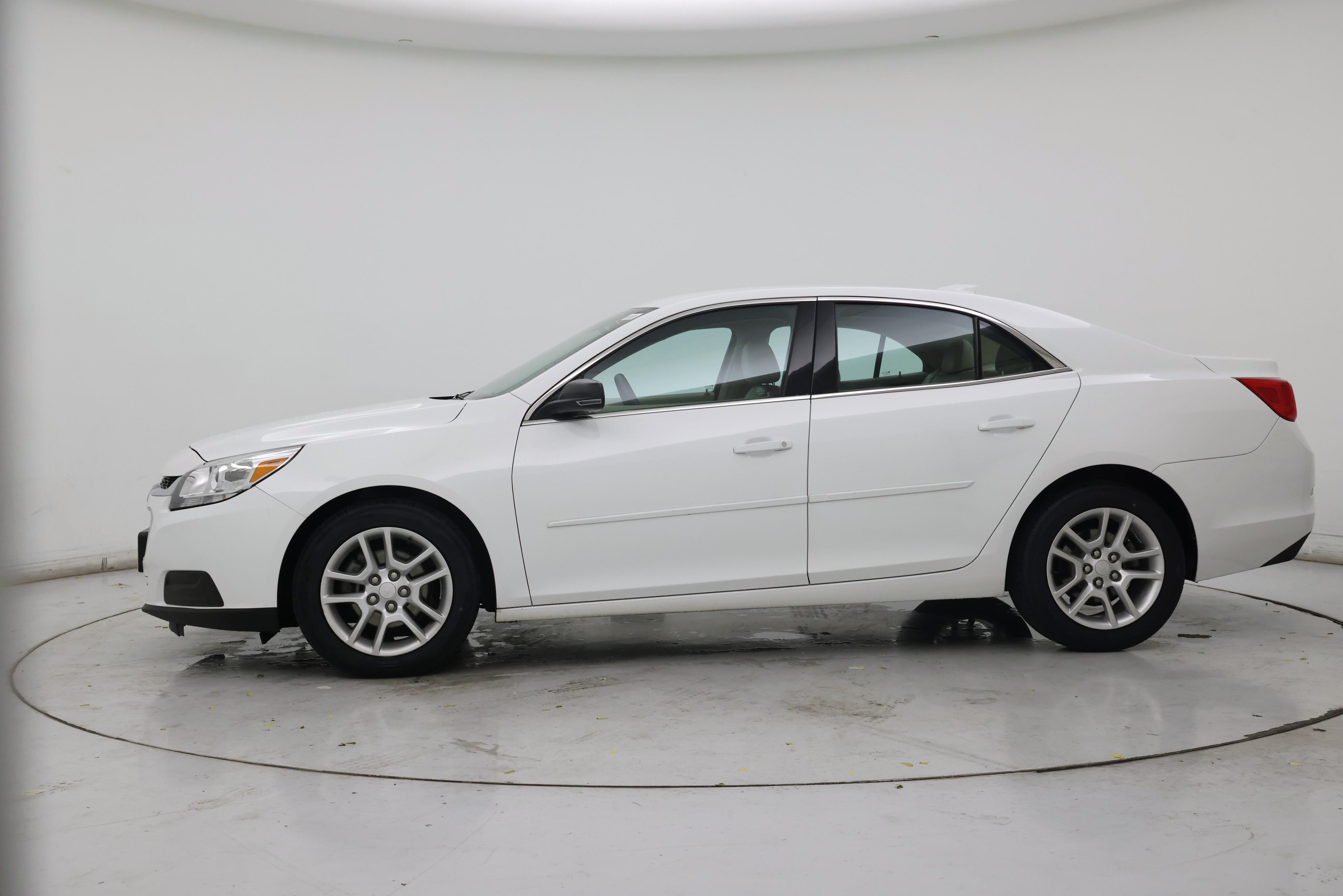 Thumbnail: 2016 Chevrolet Malibu - 3