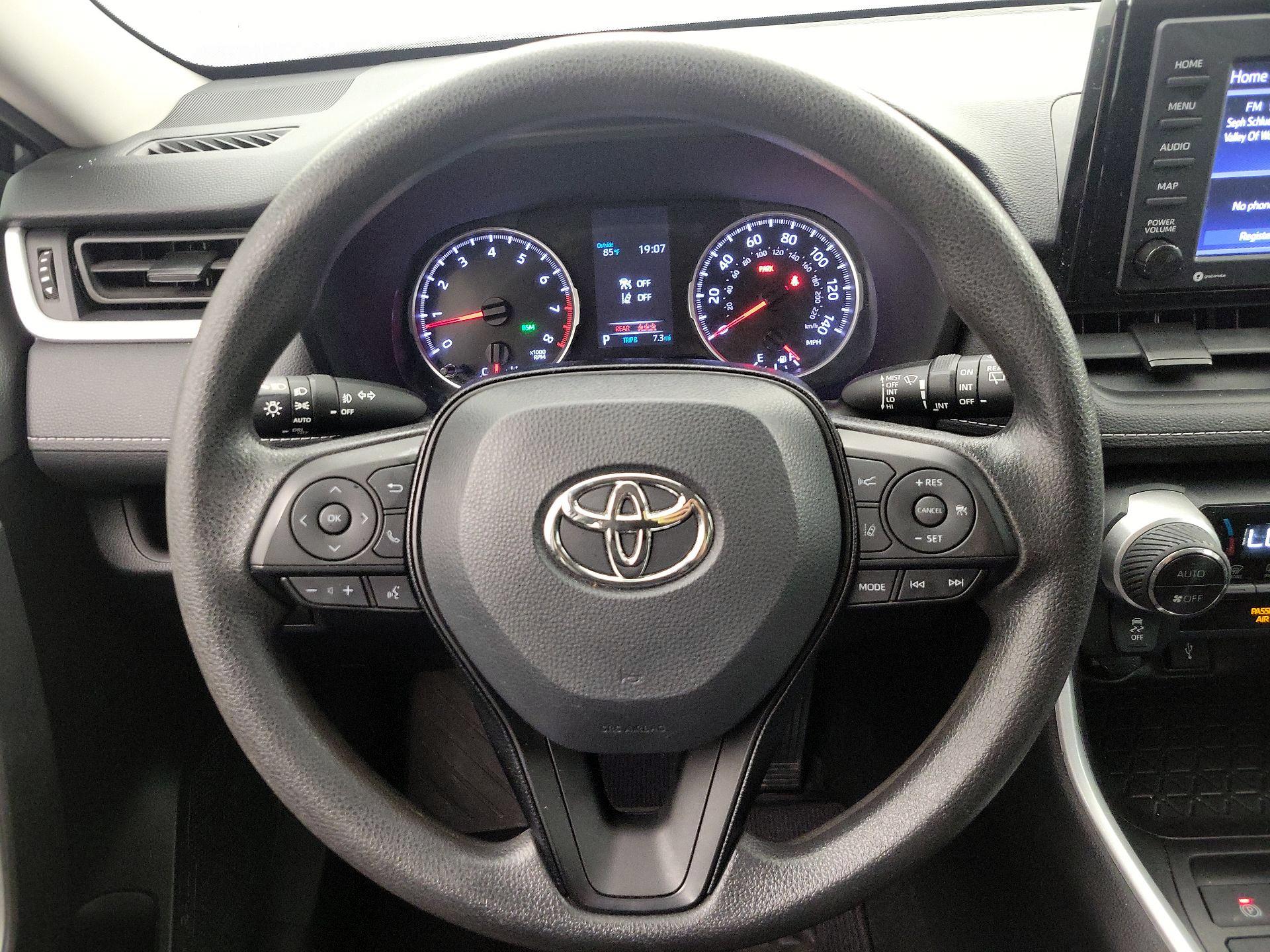 Thumbnail: 2021 Toyota RAV4 - 10