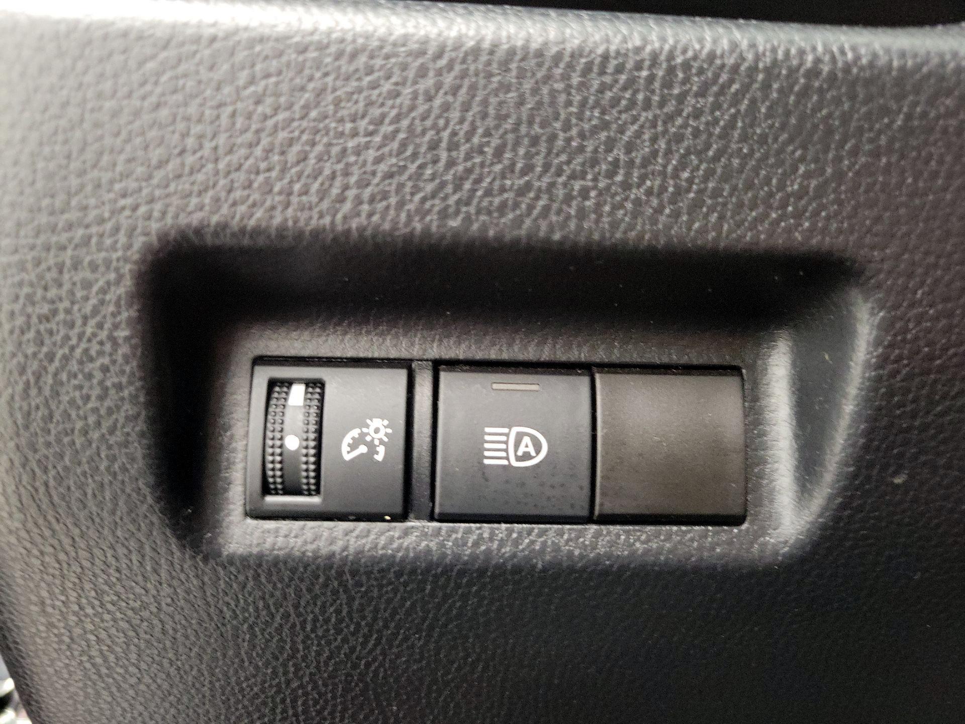 Thumbnail: 2021 Toyota RAV4 - 13