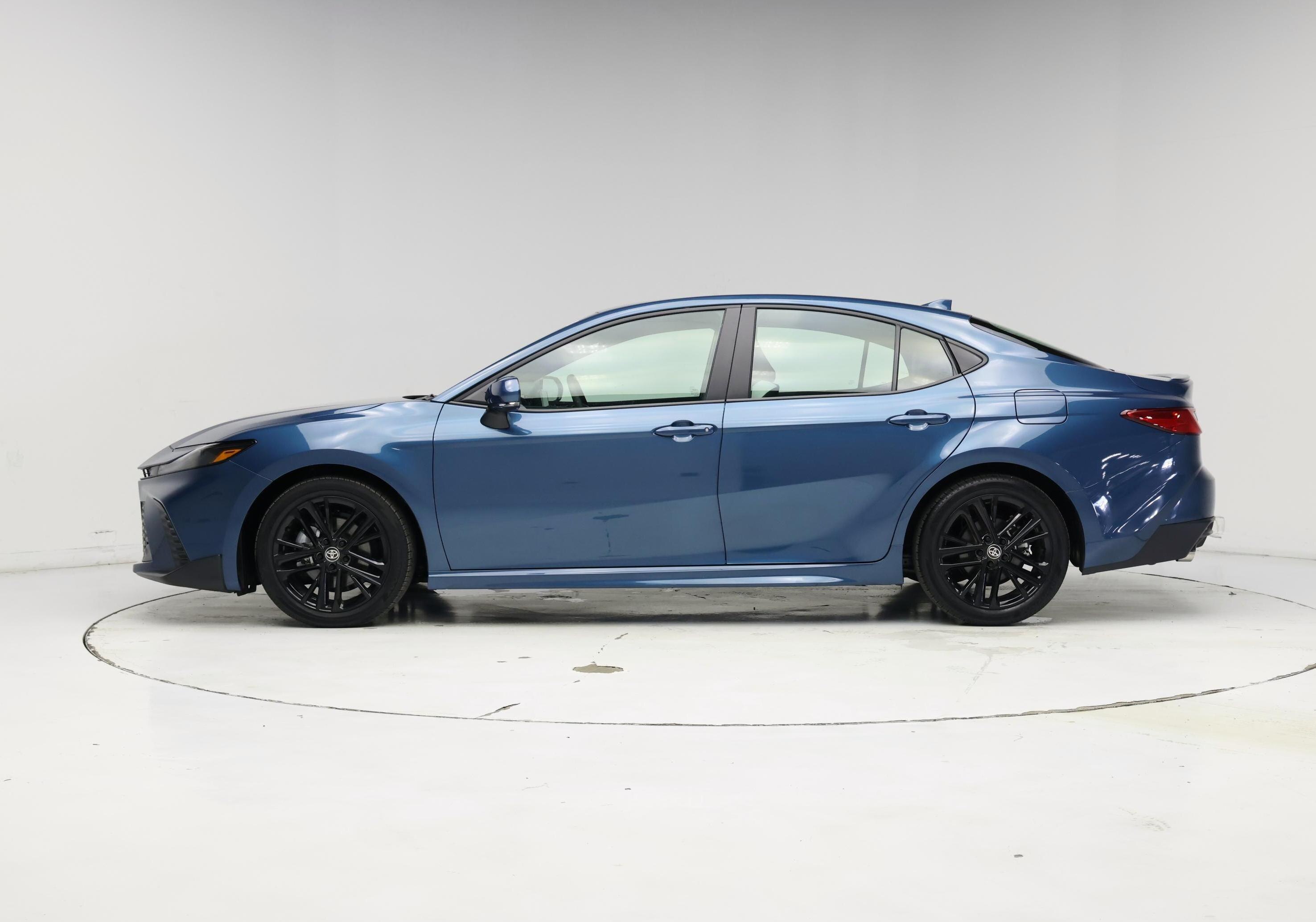 Thumbnail: 2026 Toyota Camry - 3