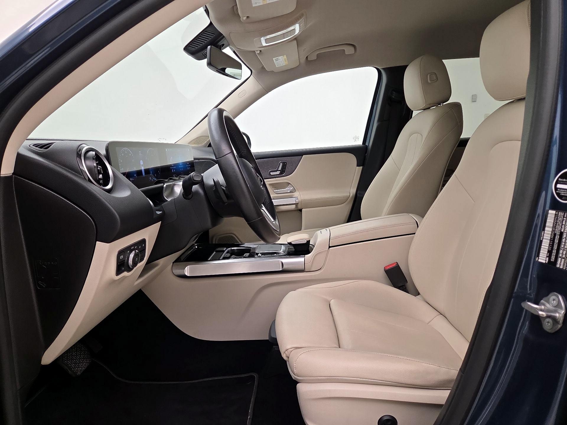 Thumbnail: 2021 Mercedes-Benz GLB - 11