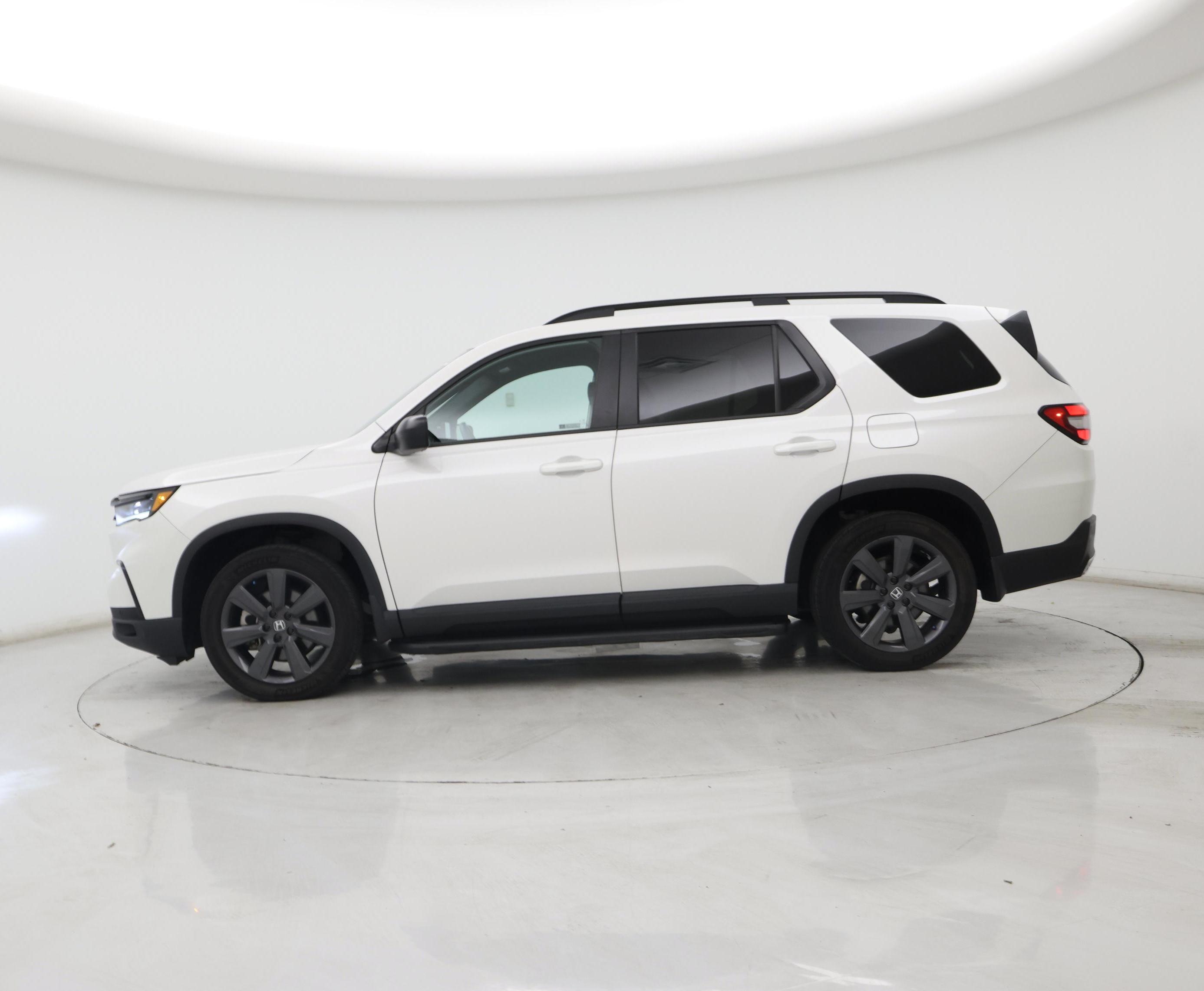 Thumbnail: 2023 Honda Pilot - 3