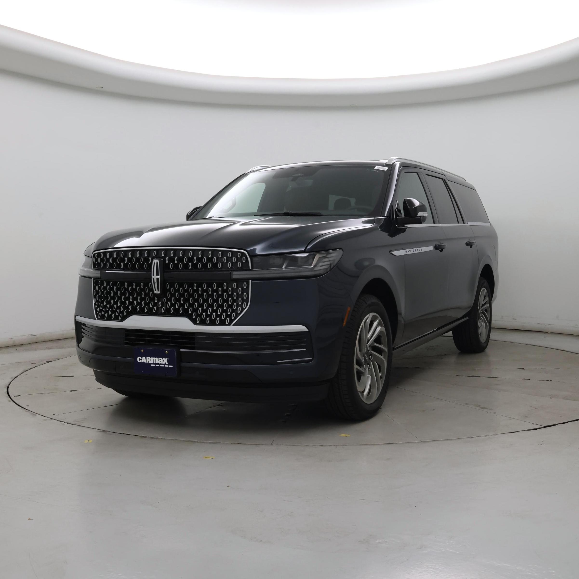 Thumbnail: 2025 Lincoln Navigator L - 4