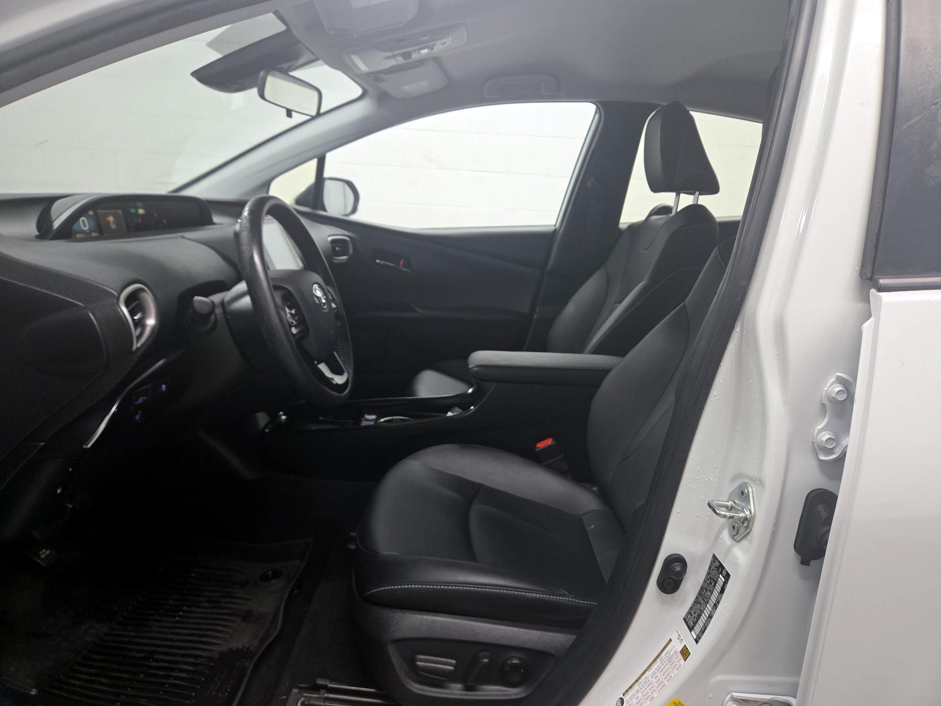 Thumbnail: 2022 Toyota Prius Prime - 11
