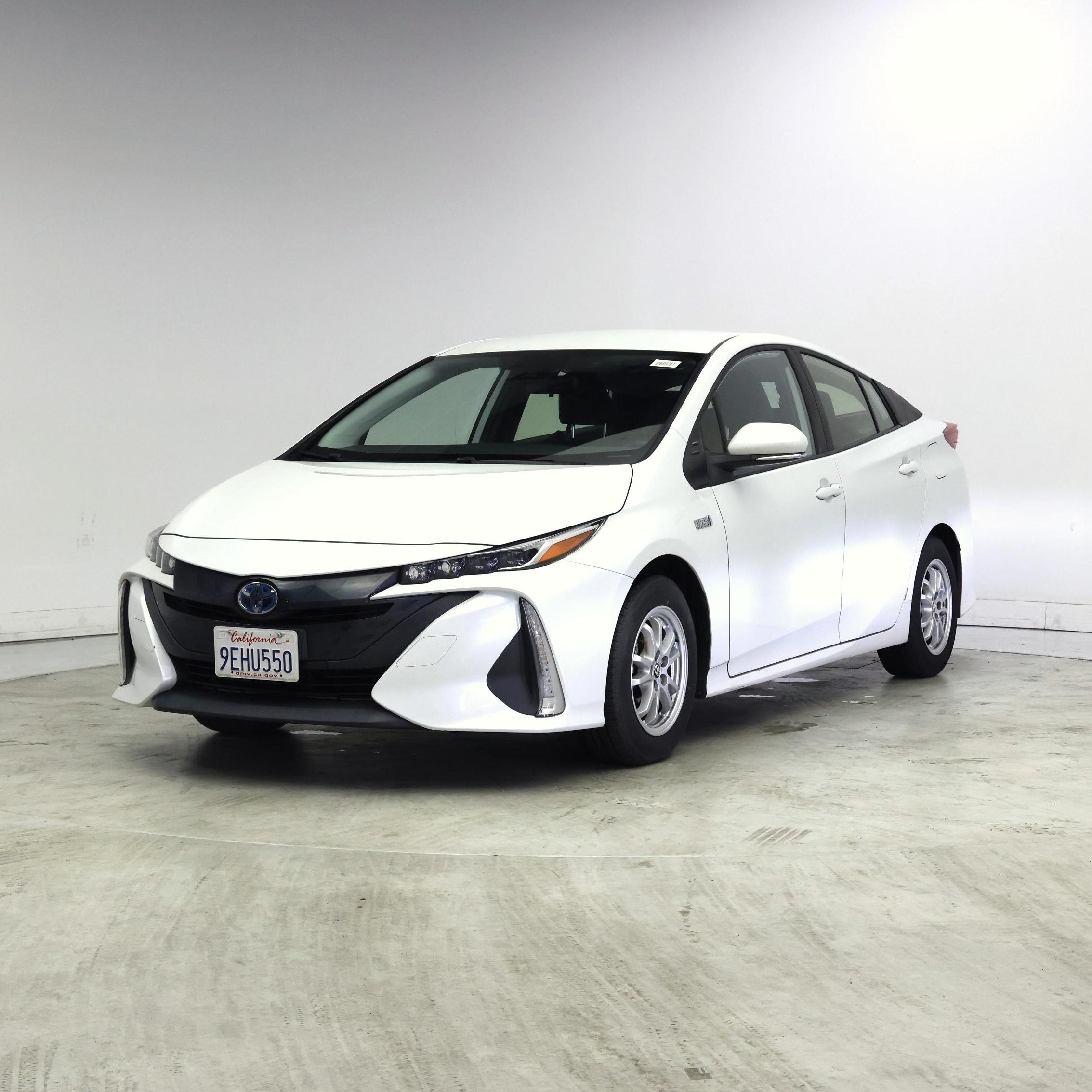 Thumbnail: 2022 Toyota Prius Prime - 4