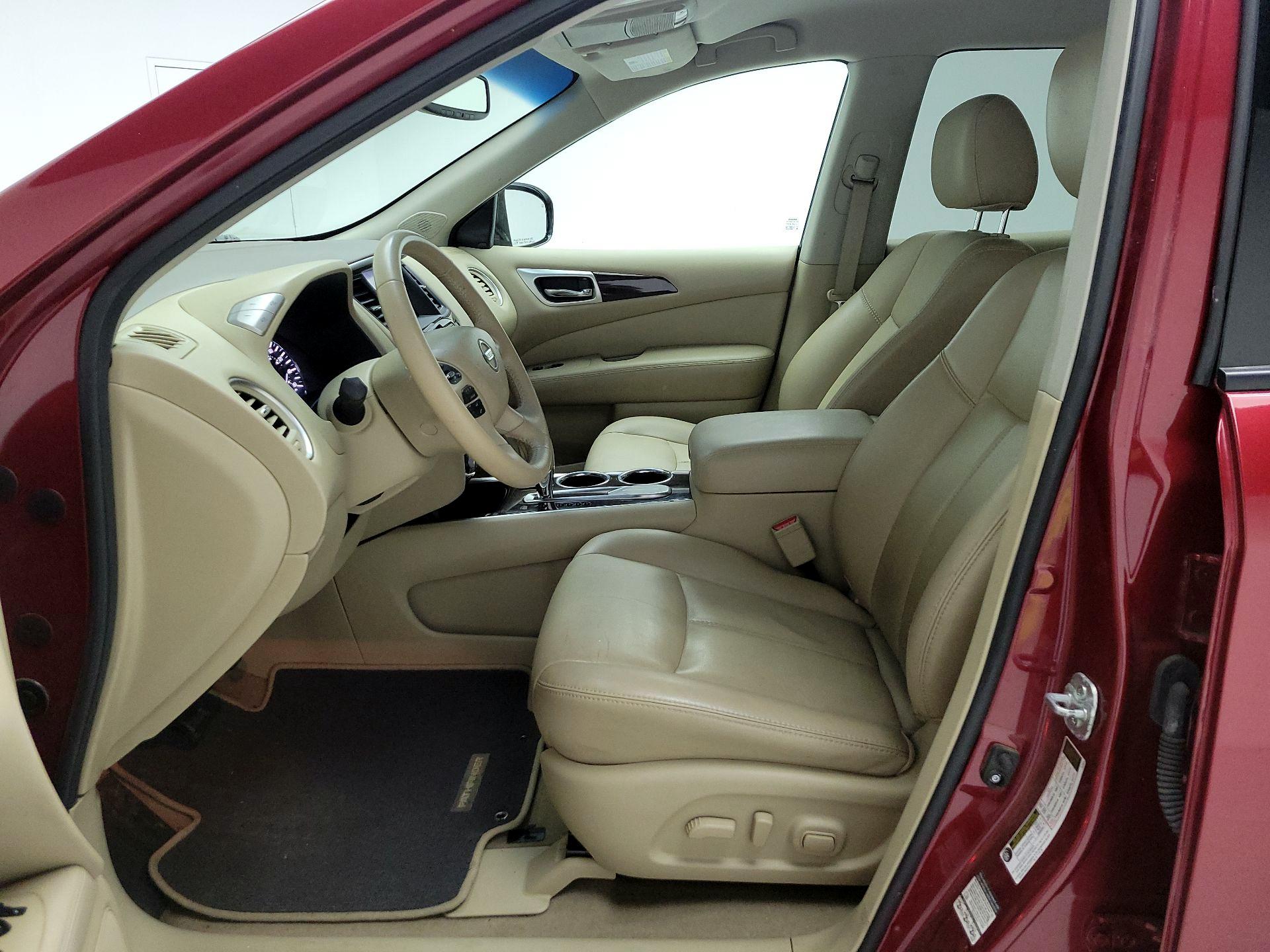 Thumbnail: 2015 Nissan Pathfinder - 11