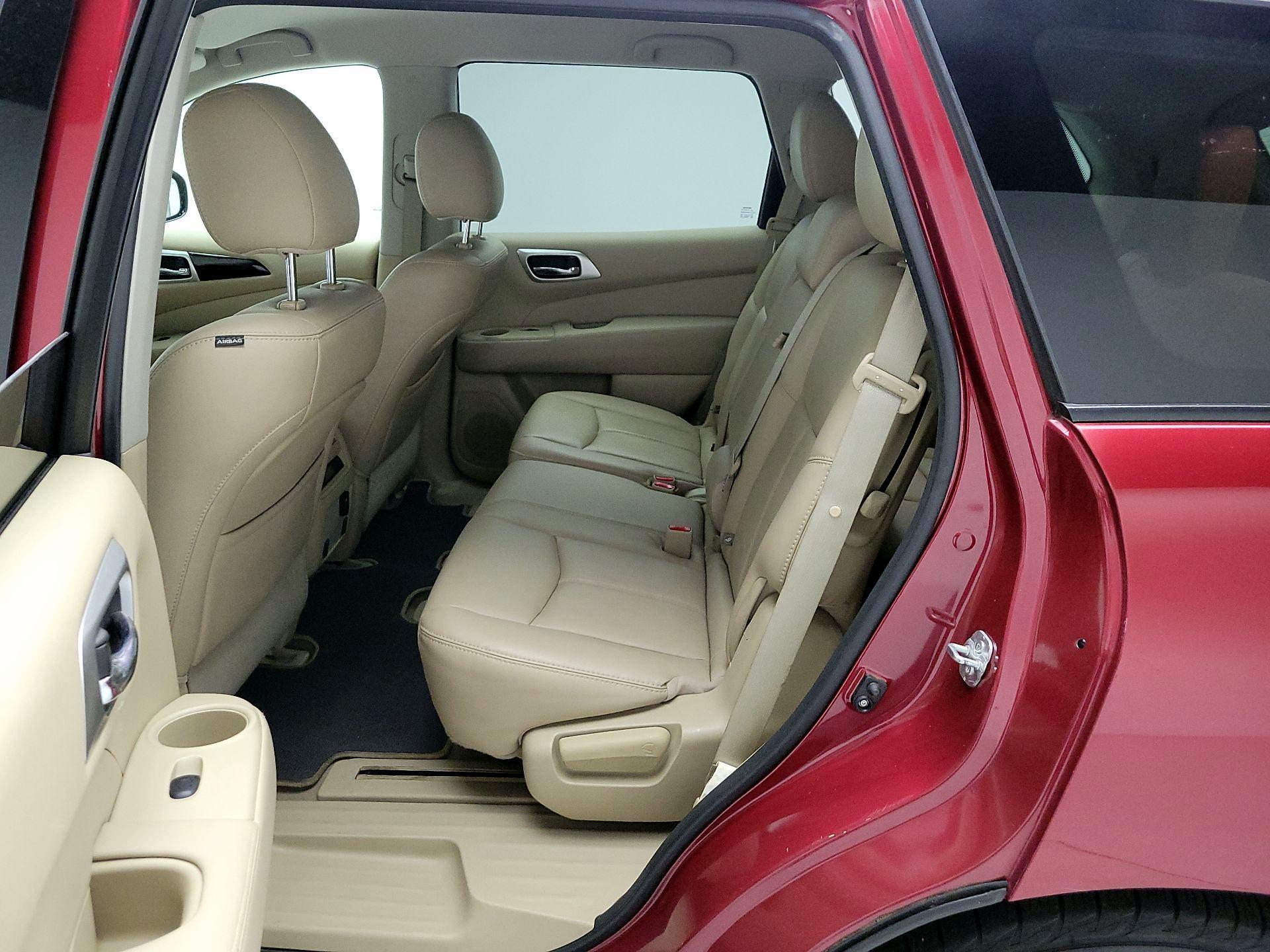 Thumbnail: 2015 Nissan Pathfinder - 17