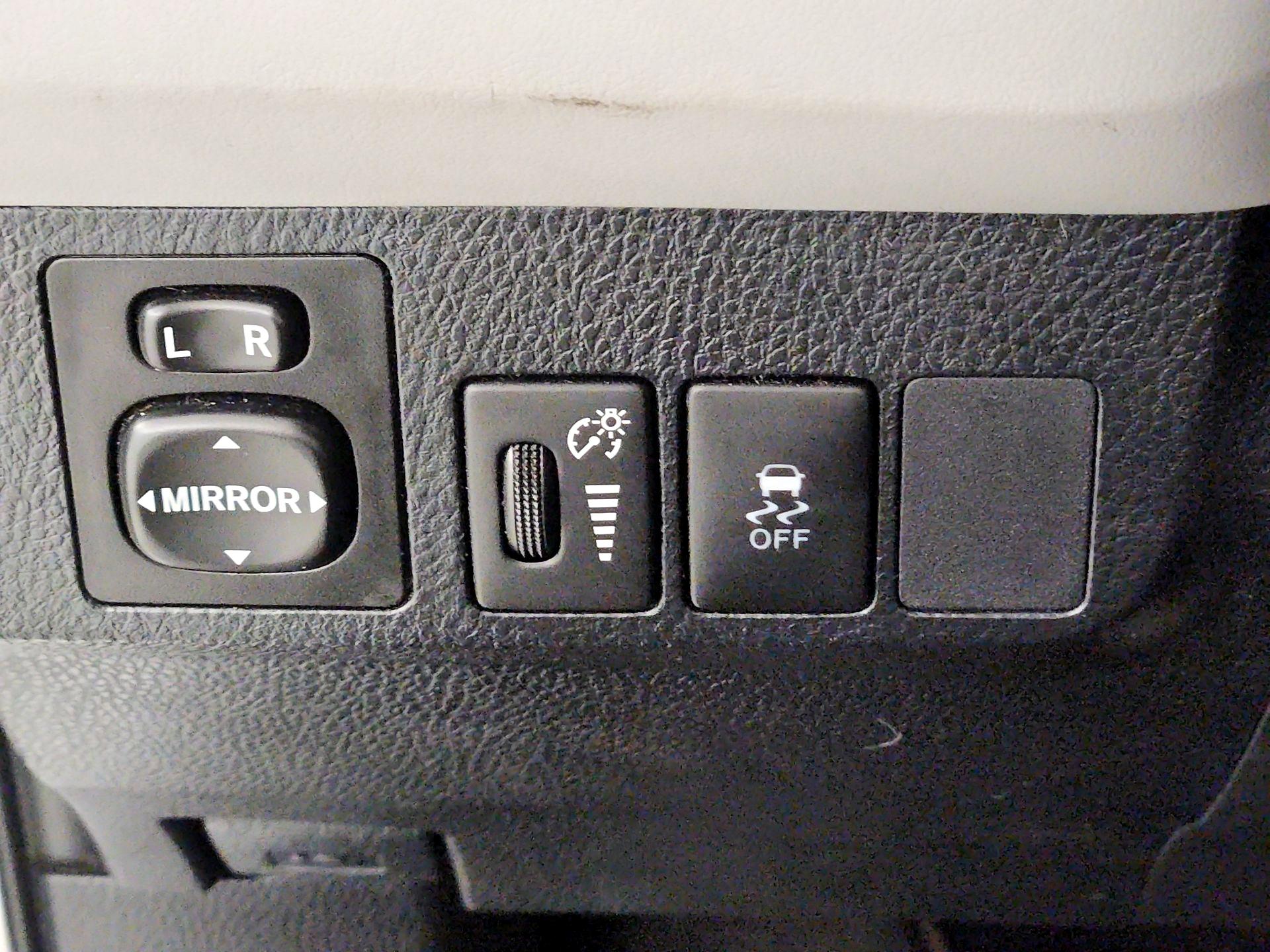 Thumbnail: 2014 Toyota RAV4 - 13