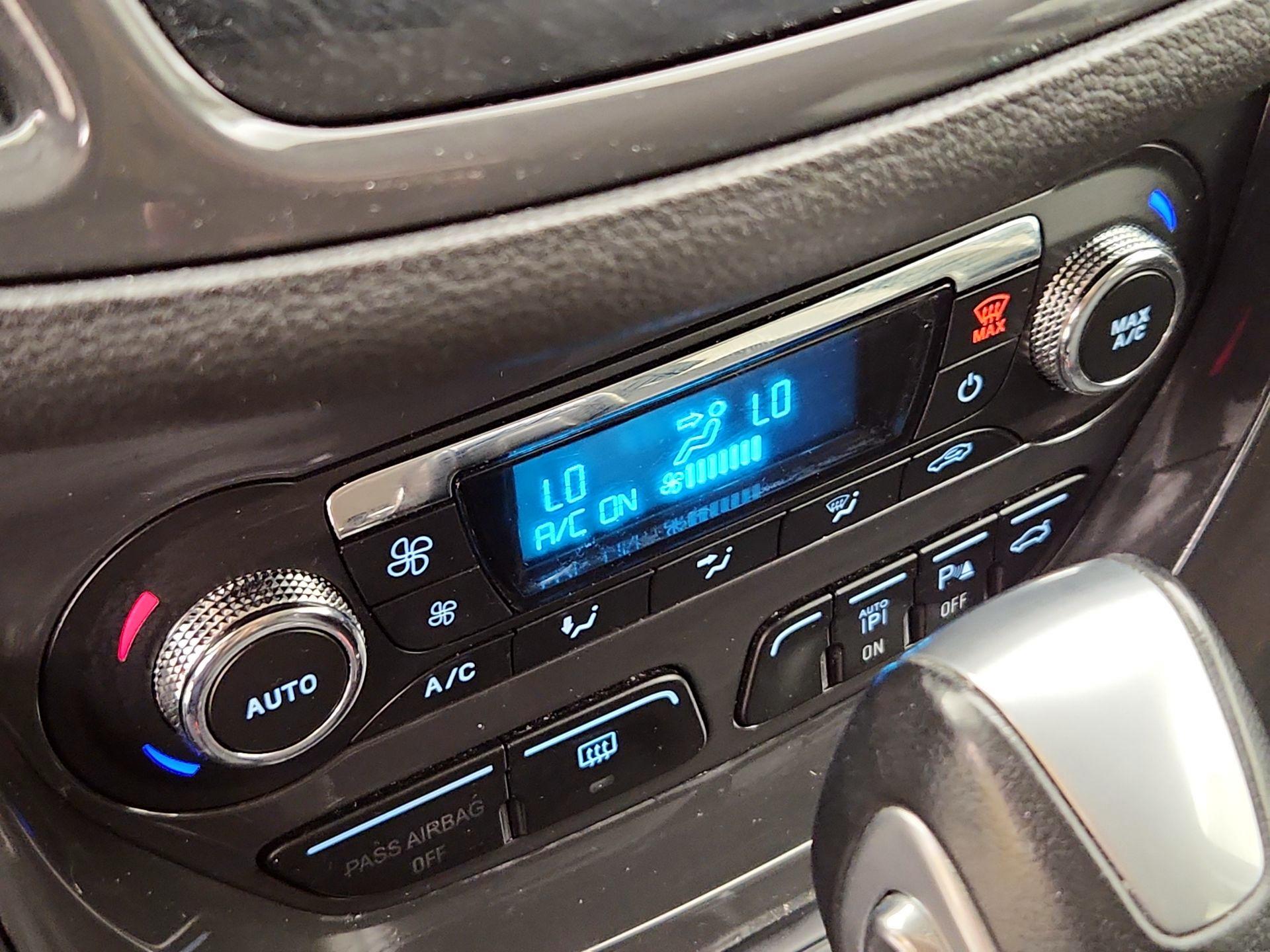 Thumbnail: 2014 Ford Escape - 17