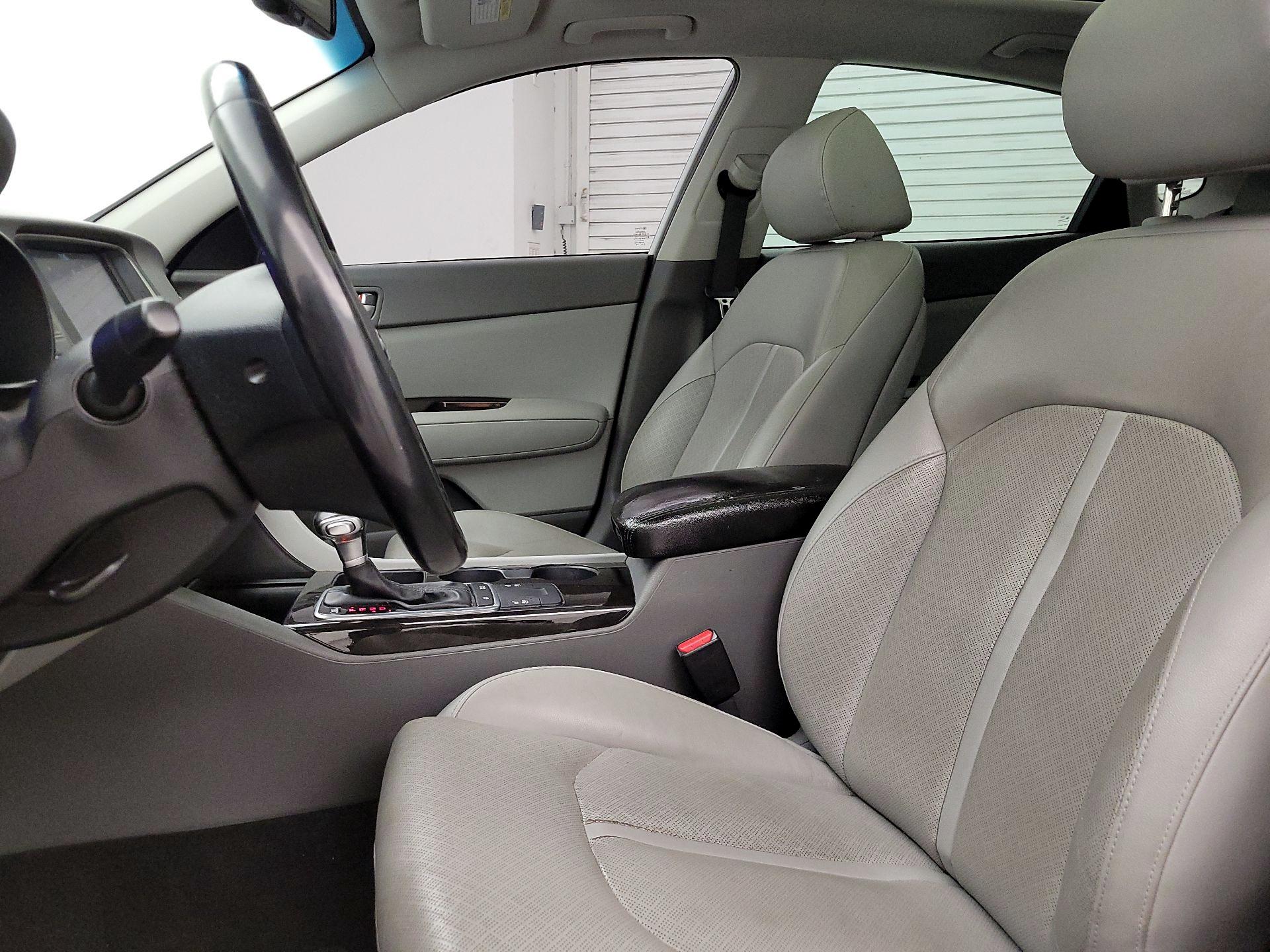 Thumbnail: 2016 Kia Optima - 11