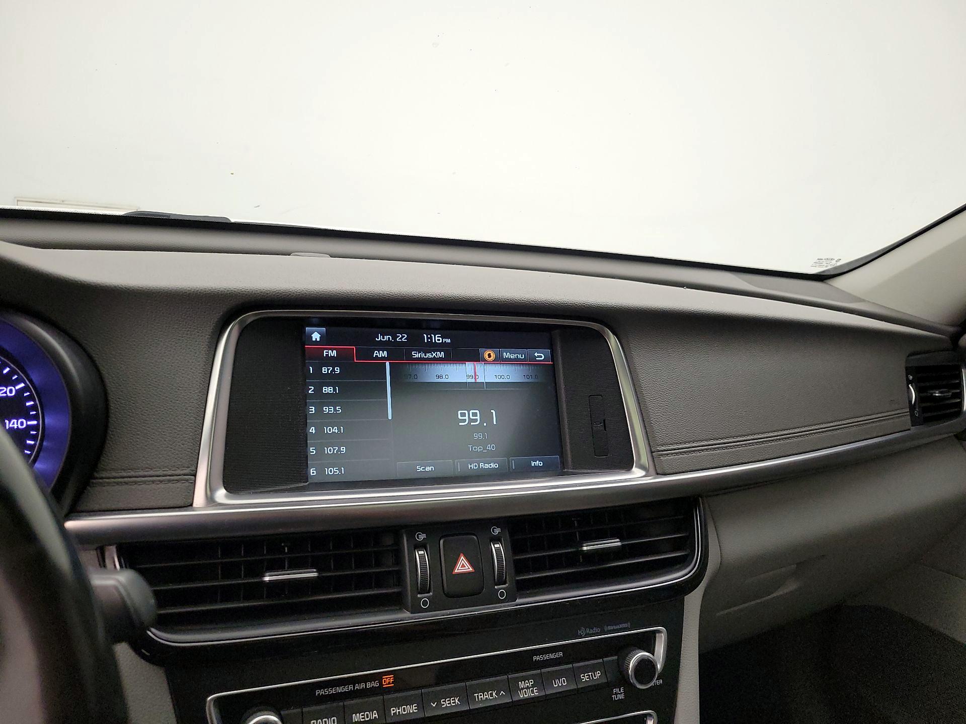 Thumbnail: 2016 Kia Optima - 16