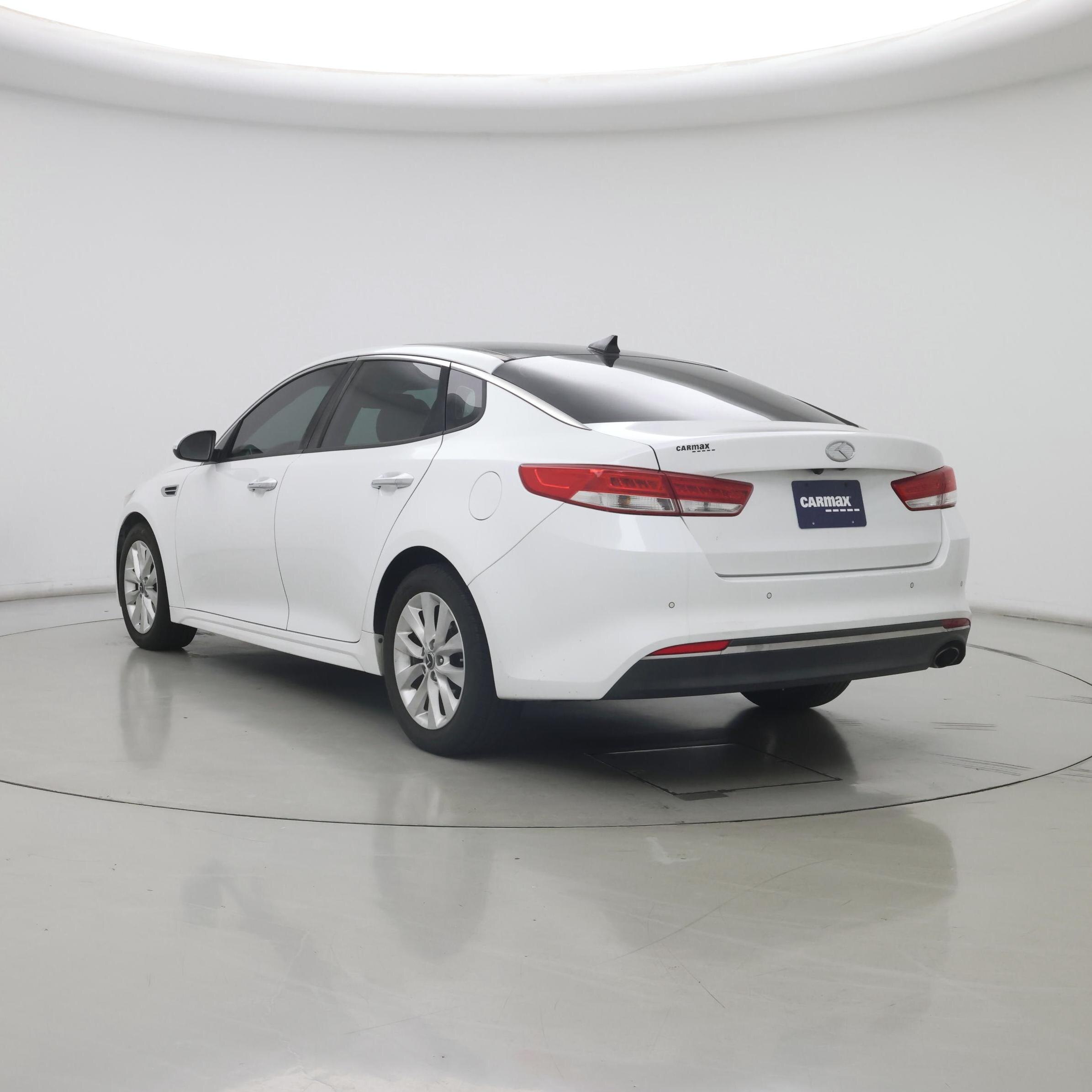 Thumbnail: 2016 Kia Optima - 2
