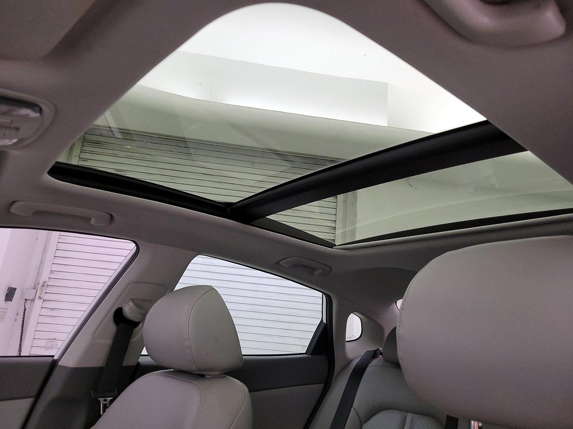 Thumbnail: 2016 Kia Optima - 20