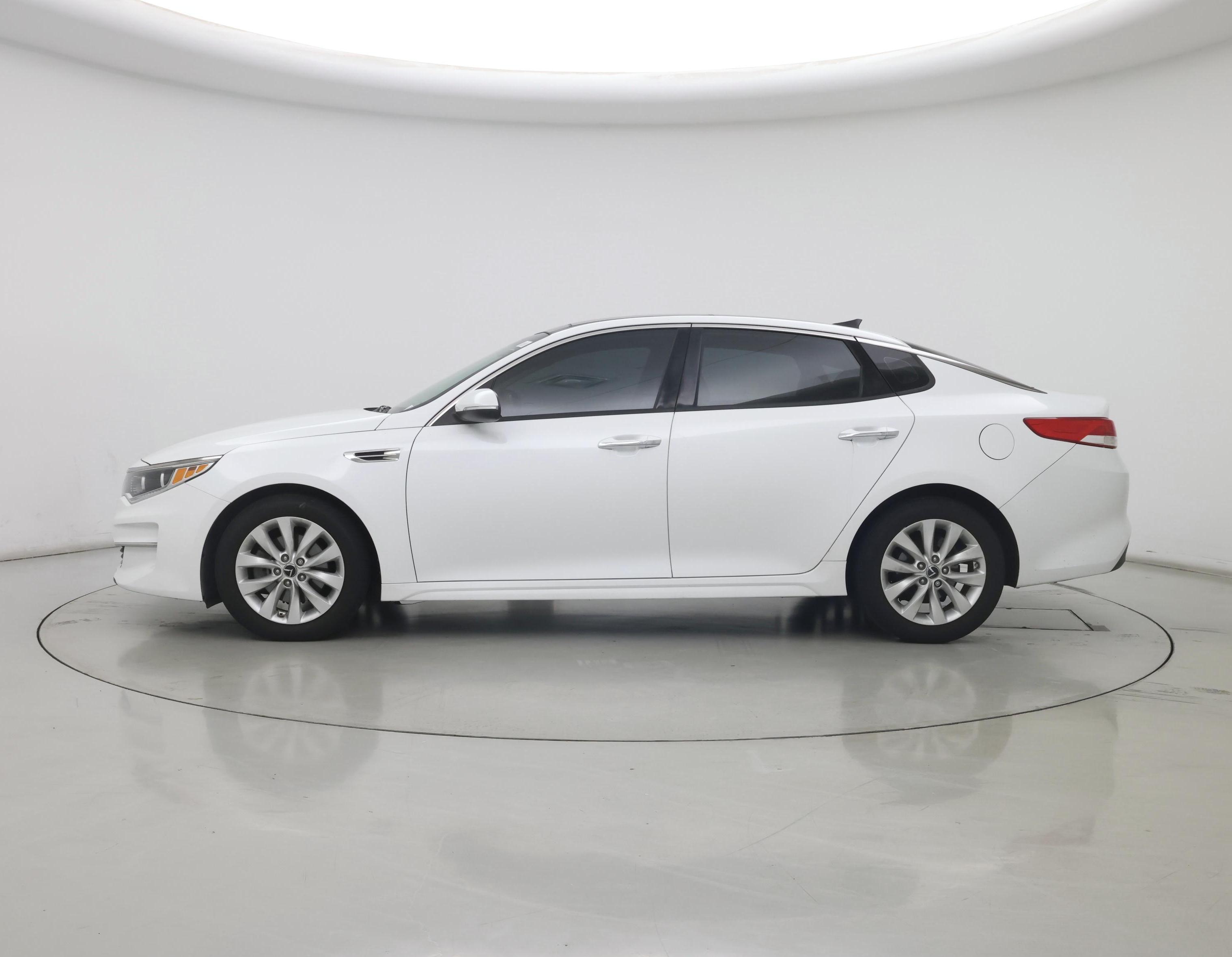 Thumbnail: 2016 Kia Optima - 3