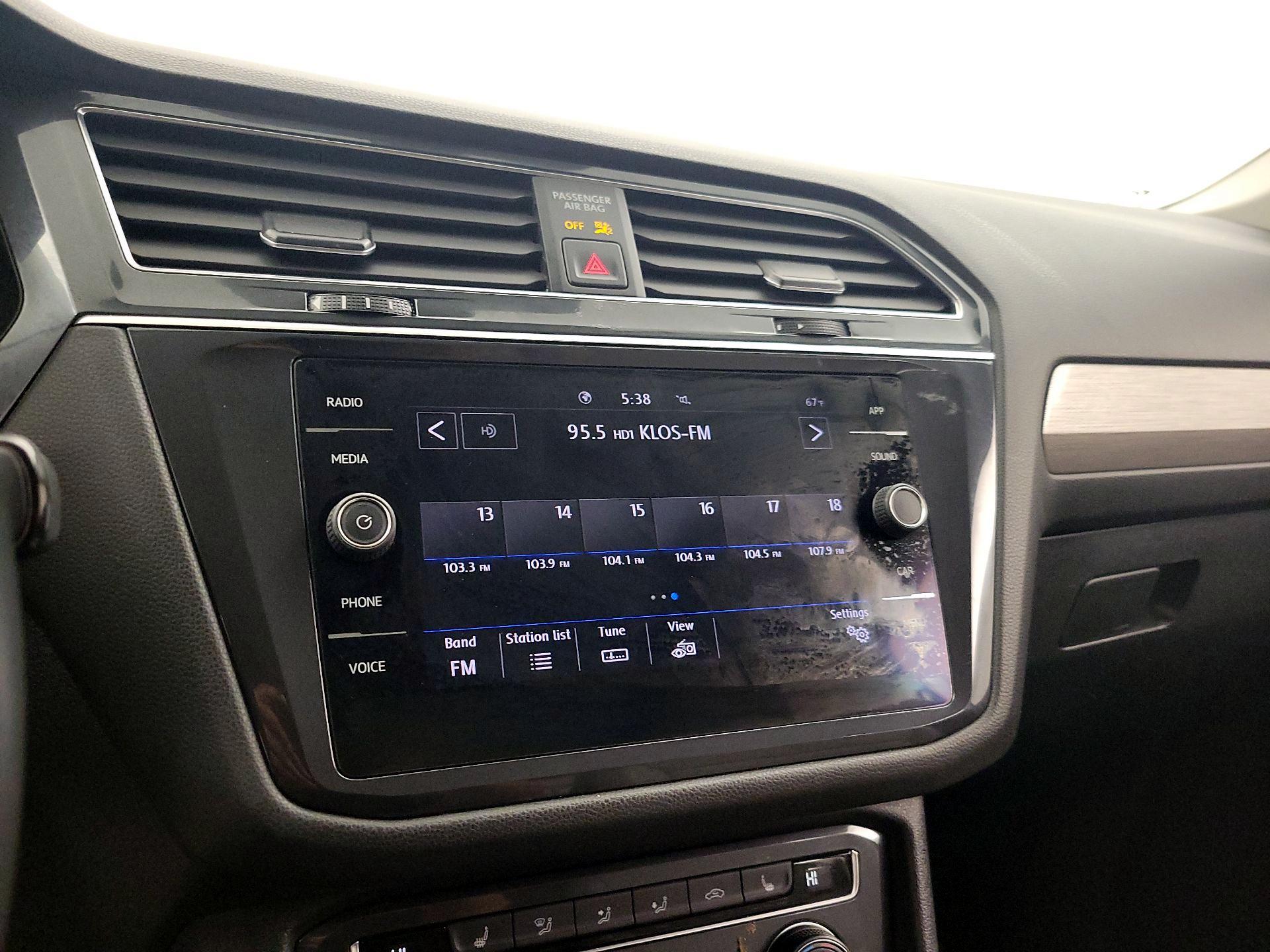 Thumbnail: 2020 Volkswagen Tiguan - 15