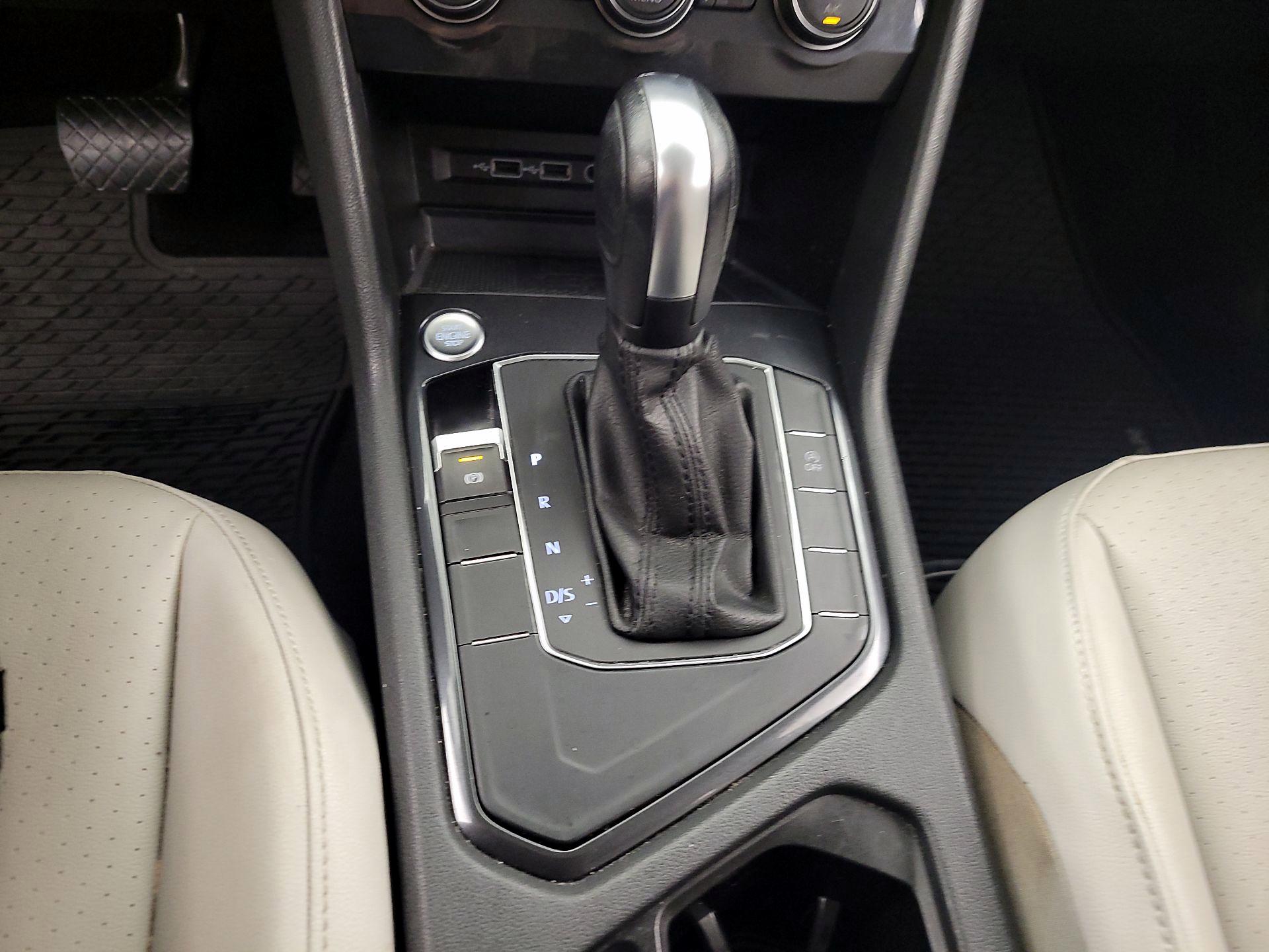 Thumbnail: 2020 Volkswagen Tiguan - 17