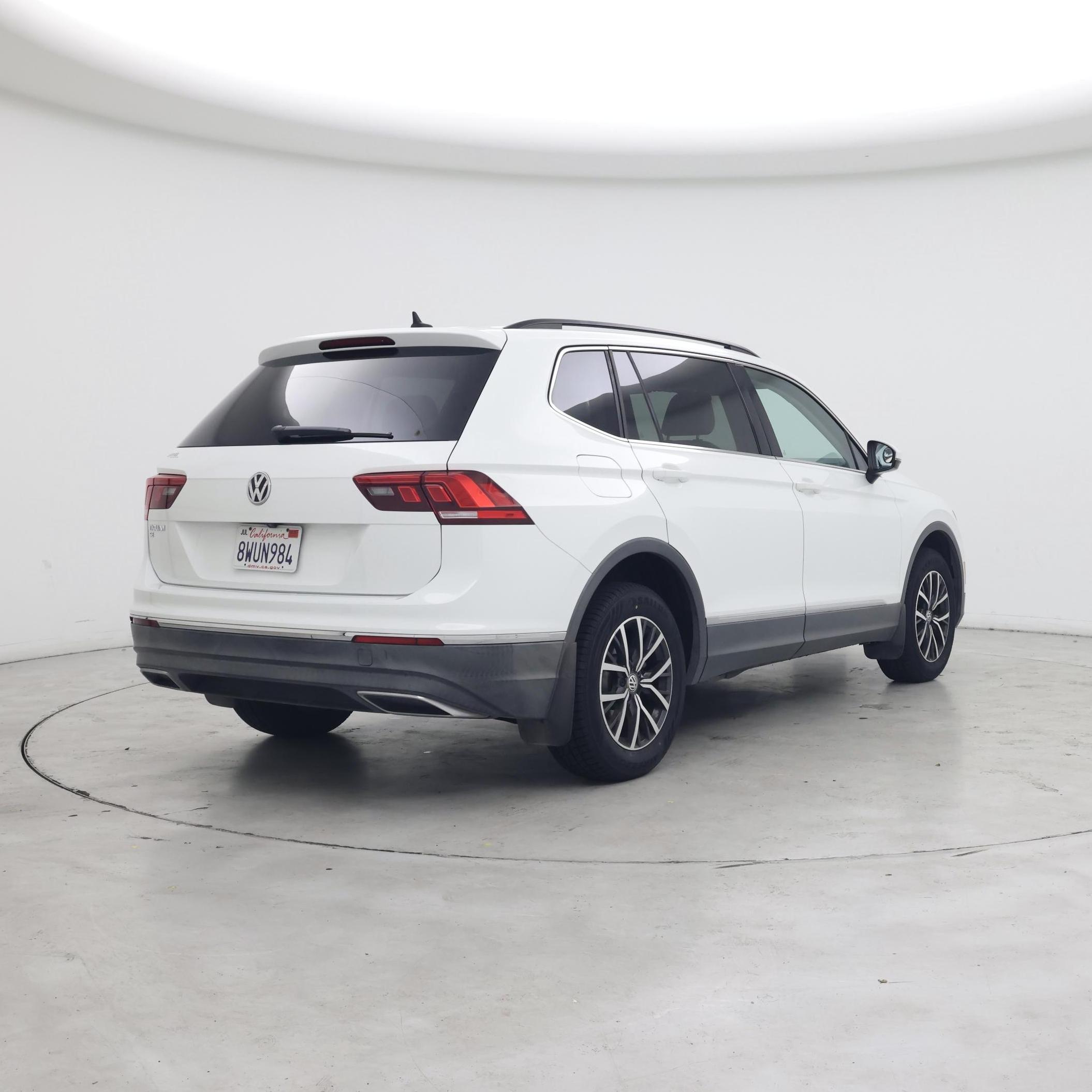 Thumbnail: 2020 Volkswagen Tiguan - 8