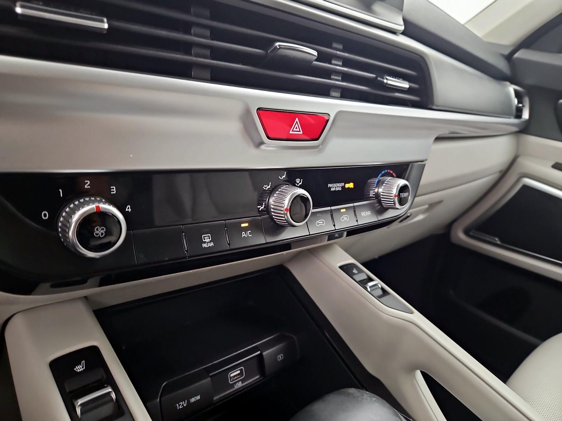 Thumbnail: 2021 Kia Telluride - 16