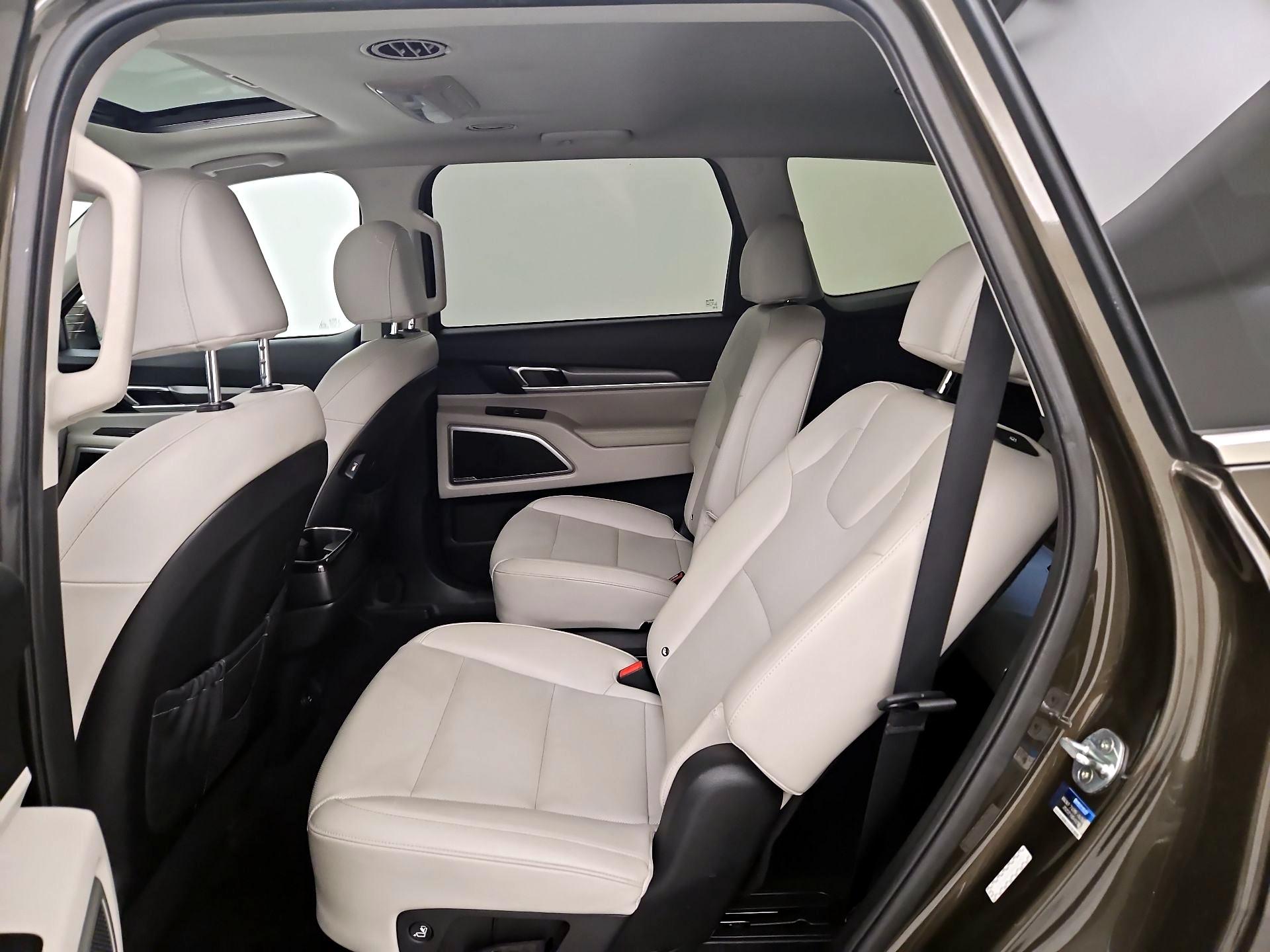 Thumbnail: 2021 Kia Telluride - 20