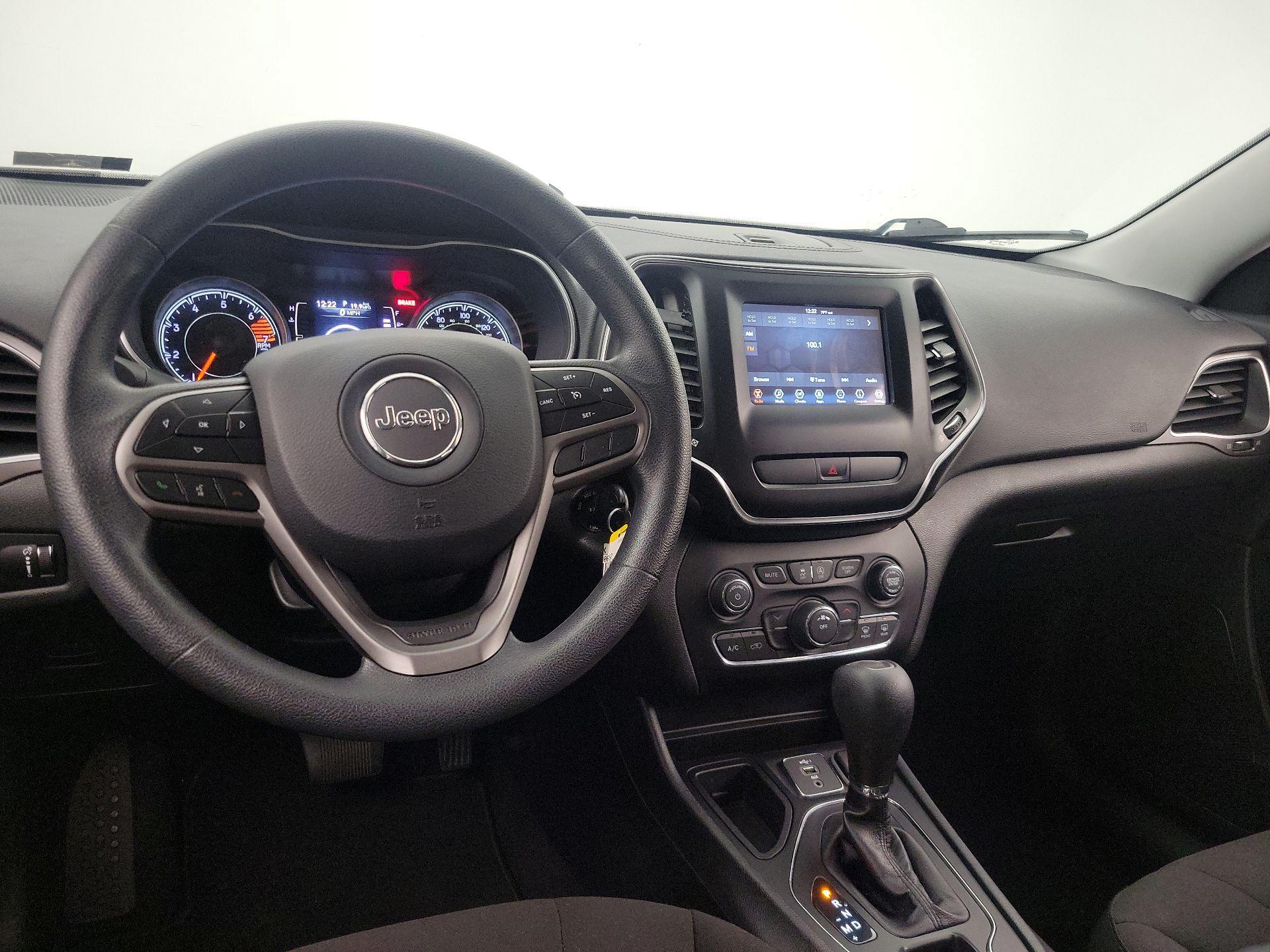 Thumbnail: 2019 Jeep Cherokee - 9
