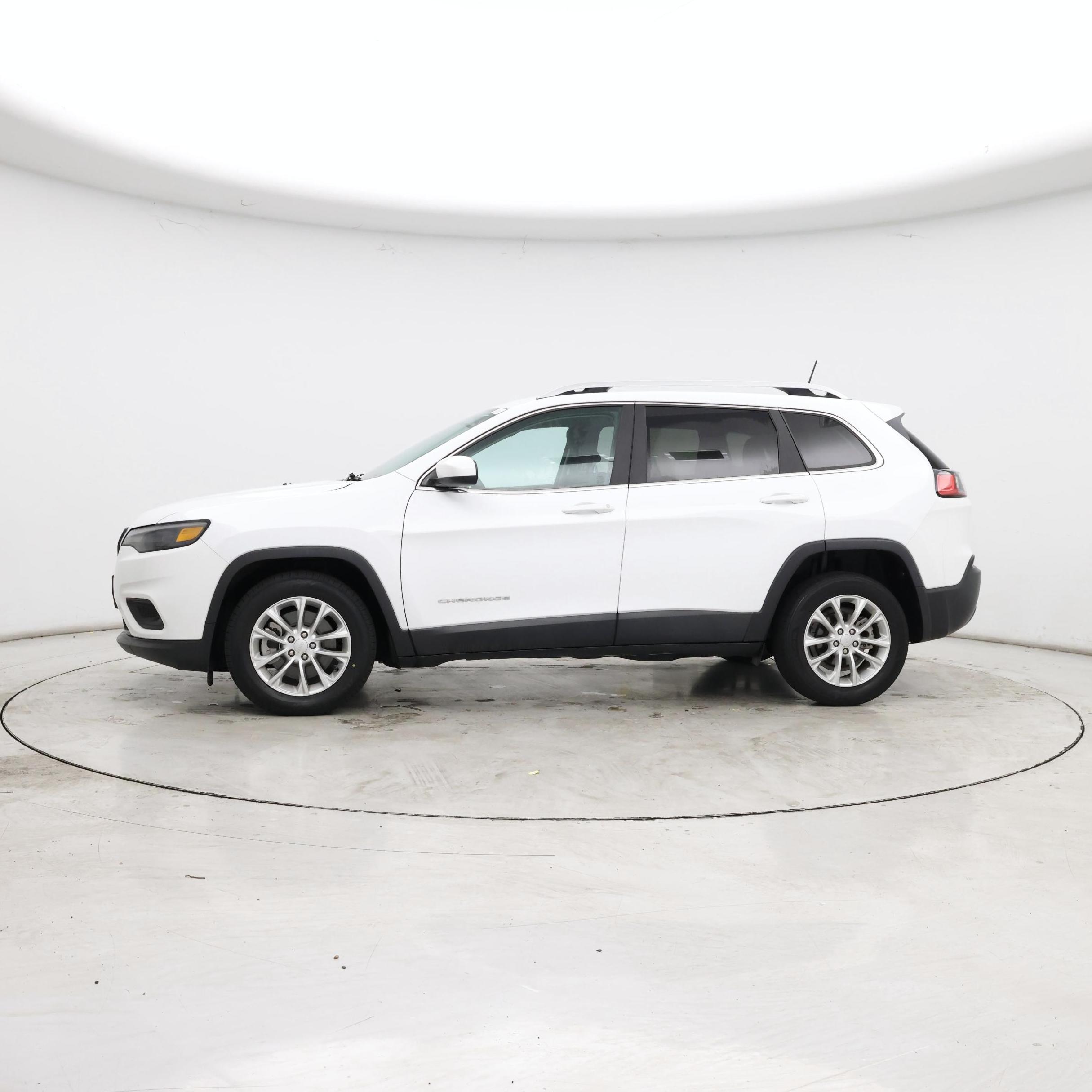 Thumbnail: 2019 Jeep Cherokee - 3