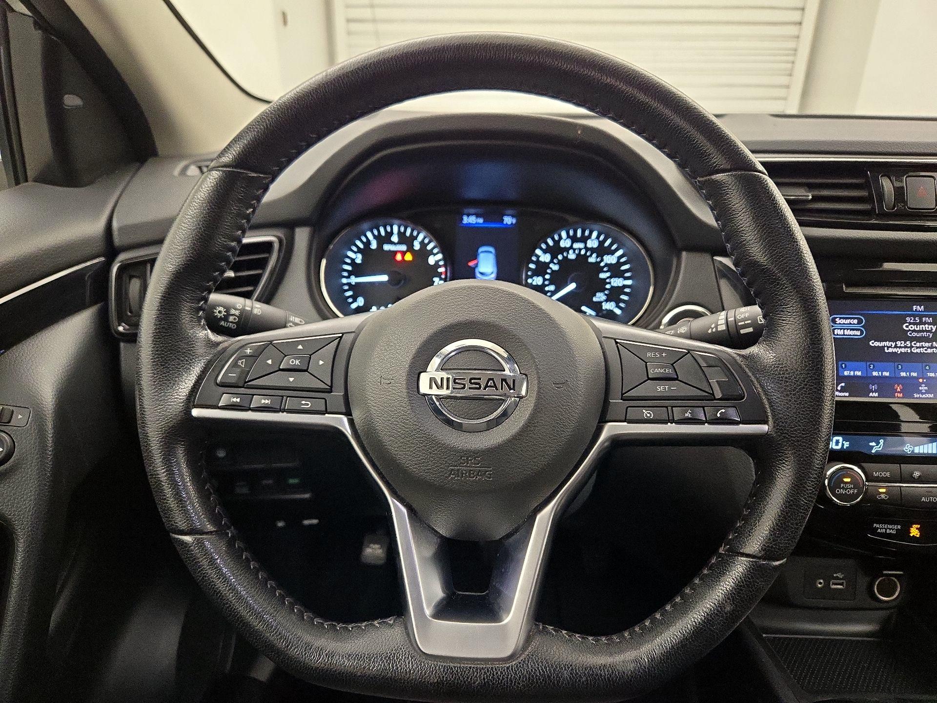 Thumbnail: 2021 Nissan Rogue Sport - 10