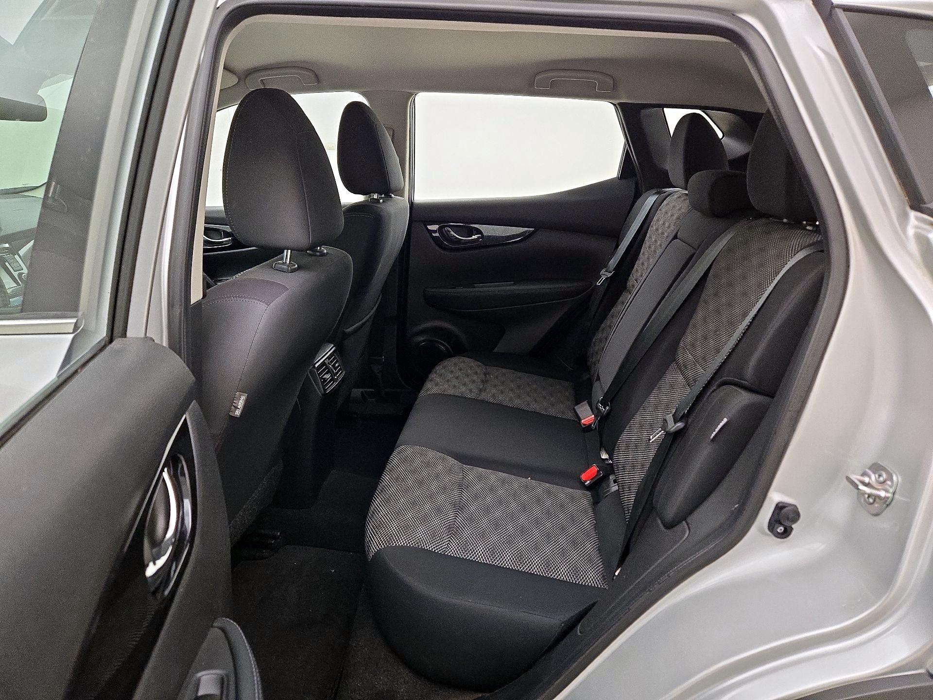 Thumbnail: 2021 Nissan Rogue Sport - 19