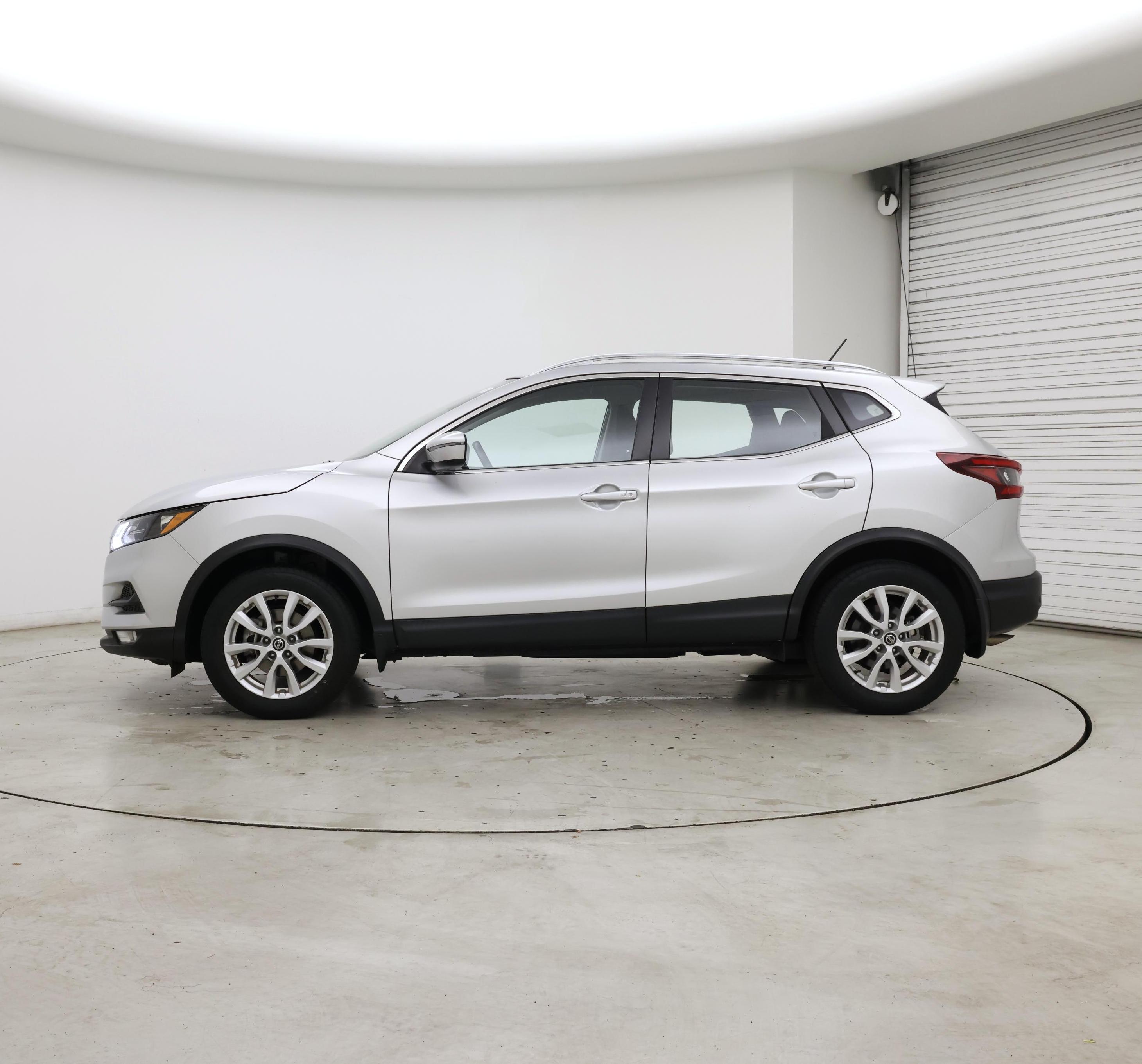 Thumbnail: 2021 Nissan Rogue Sport - 3