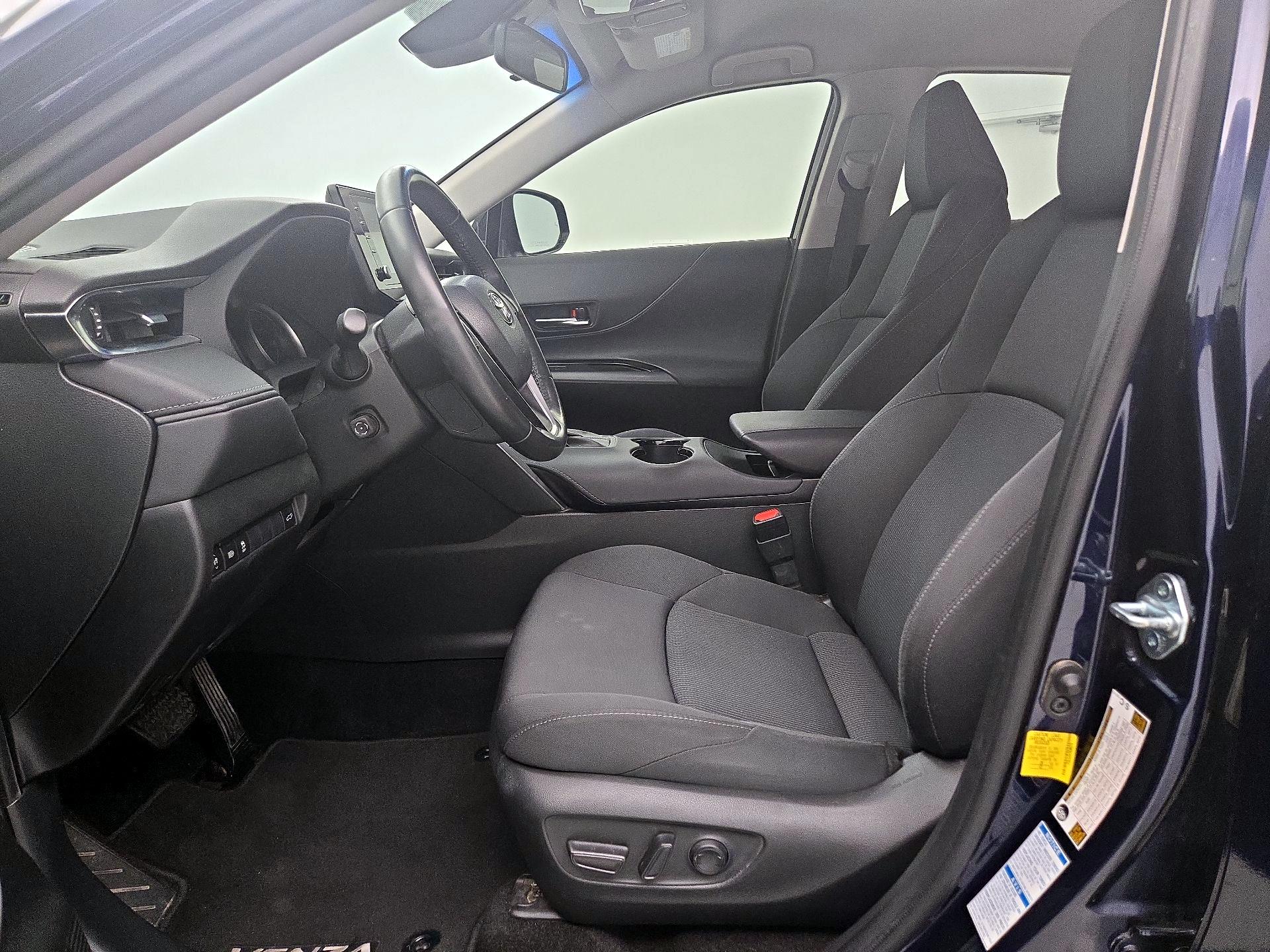 Thumbnail: 2021 Toyota Venza - 11