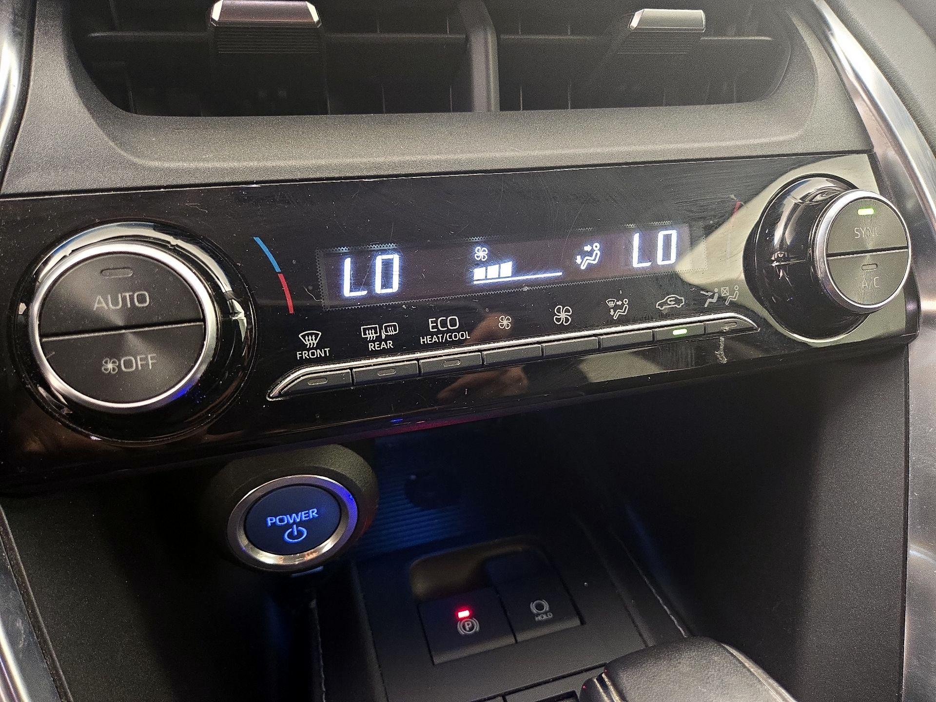 Thumbnail: 2021 Toyota Venza - 16